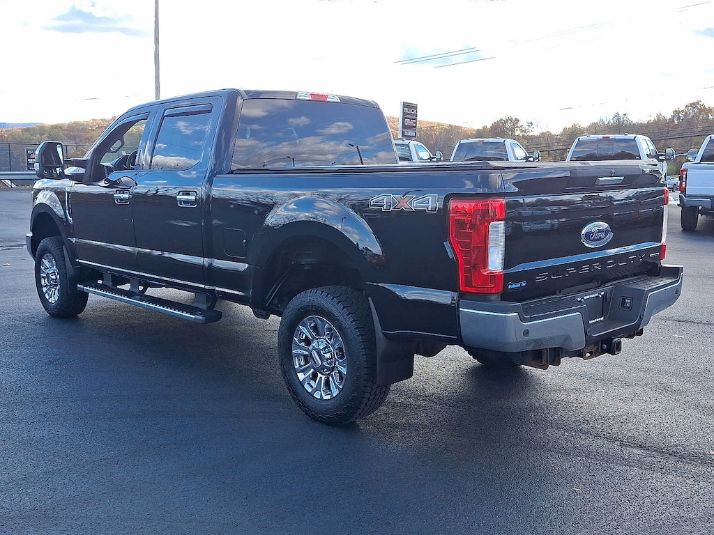 Certified 2017 Ford Super Duty F-250 SRW XLT 4WD Crew Cab 6.75 Box 4WD Crew Cab 6.75 Box