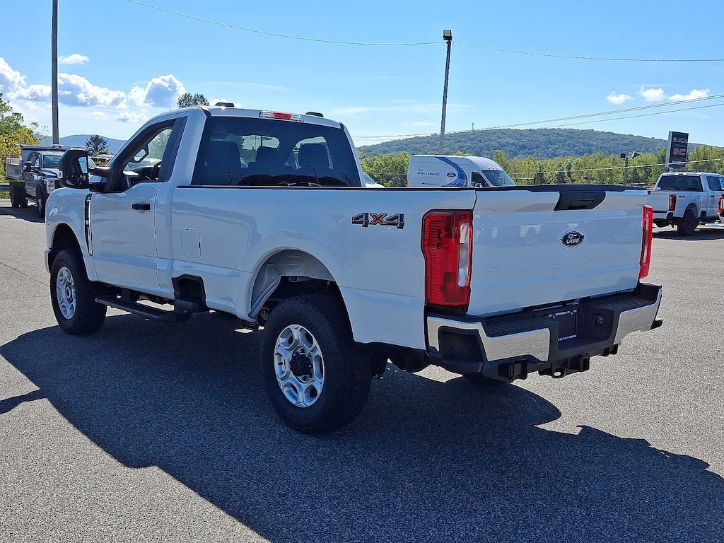 New 2025 Ford Super Duty F-350 SRW F-350 XLT 4WD Reg Cab 8 Box
