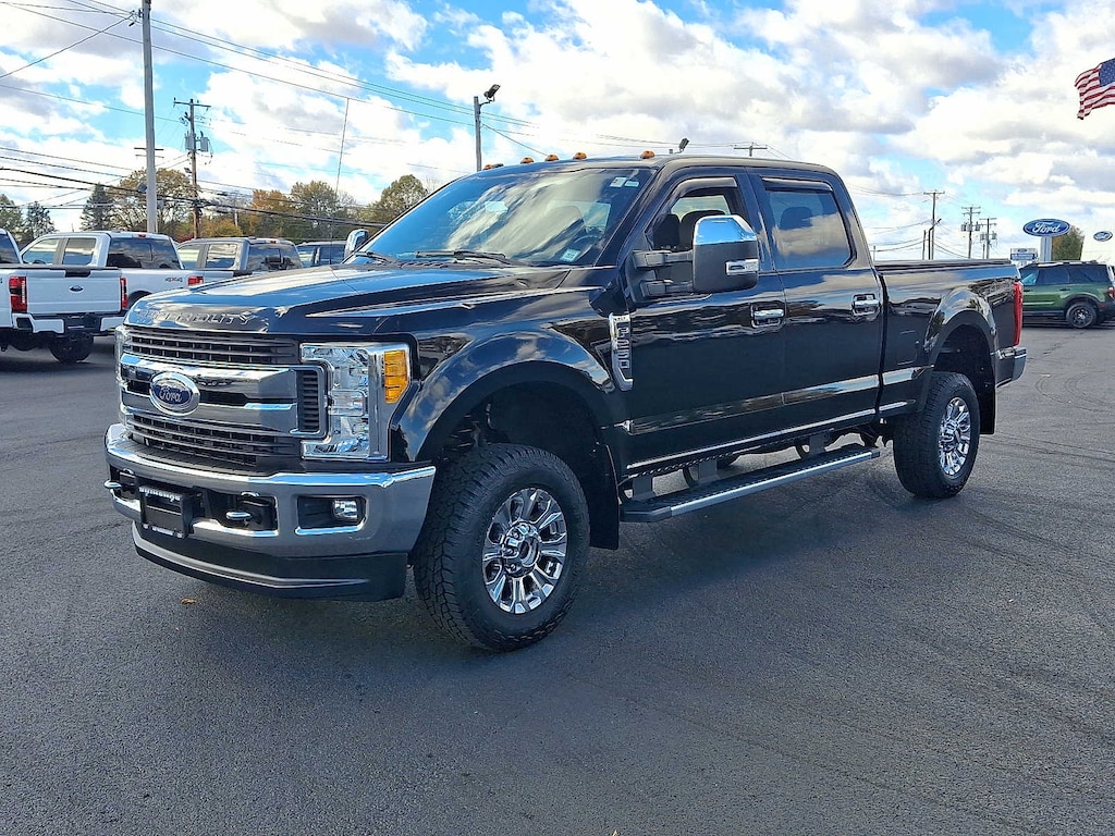Certified 2017 Ford Super Duty F-250 SRW XLT 4WD Crew Cab 6.75 Box 4WD Crew Cab 6.75 Box