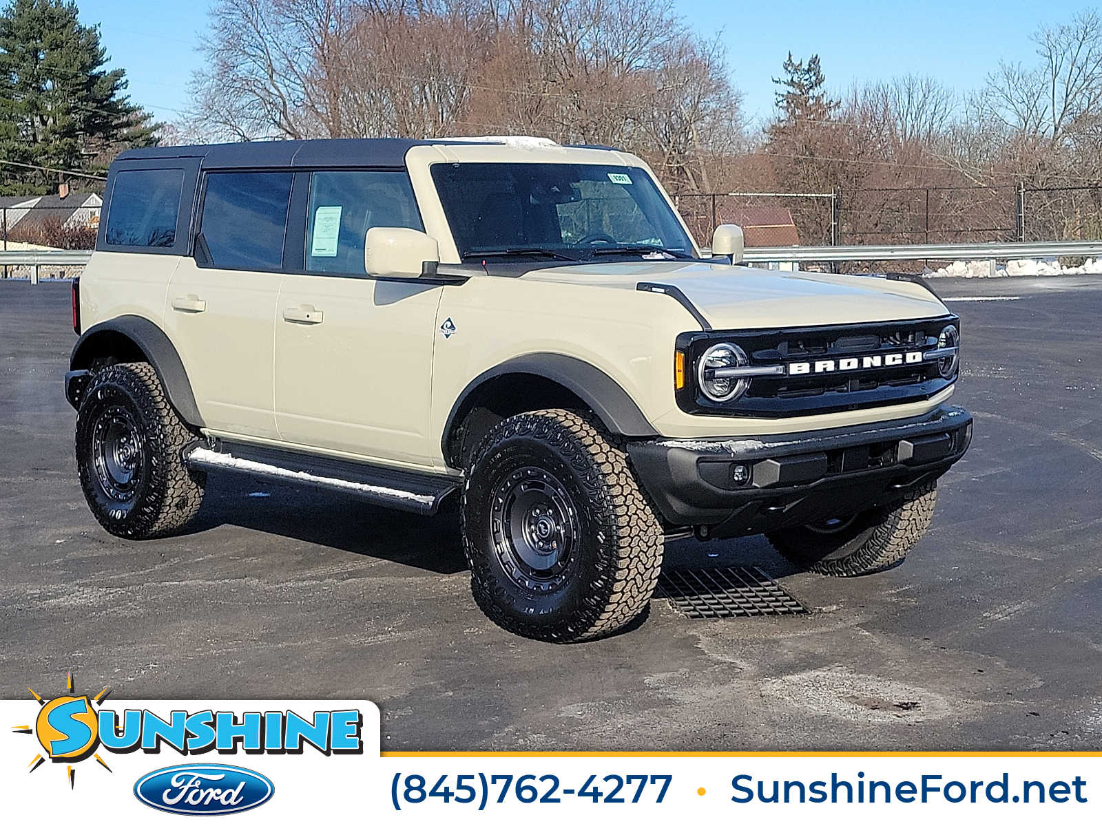 2025 Ford Bronco 4-Door Outer Banks's photo