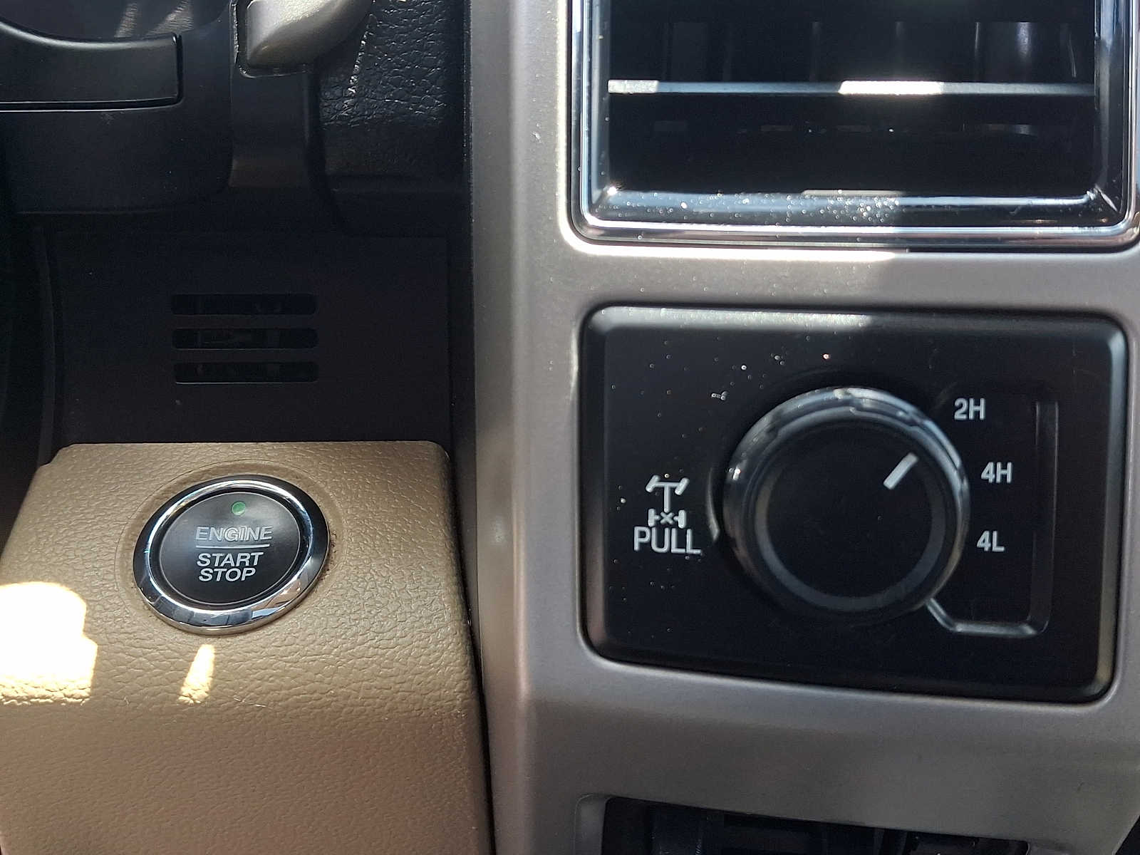 2020 Ford F-350 Super Duty Lariat - Photo 25