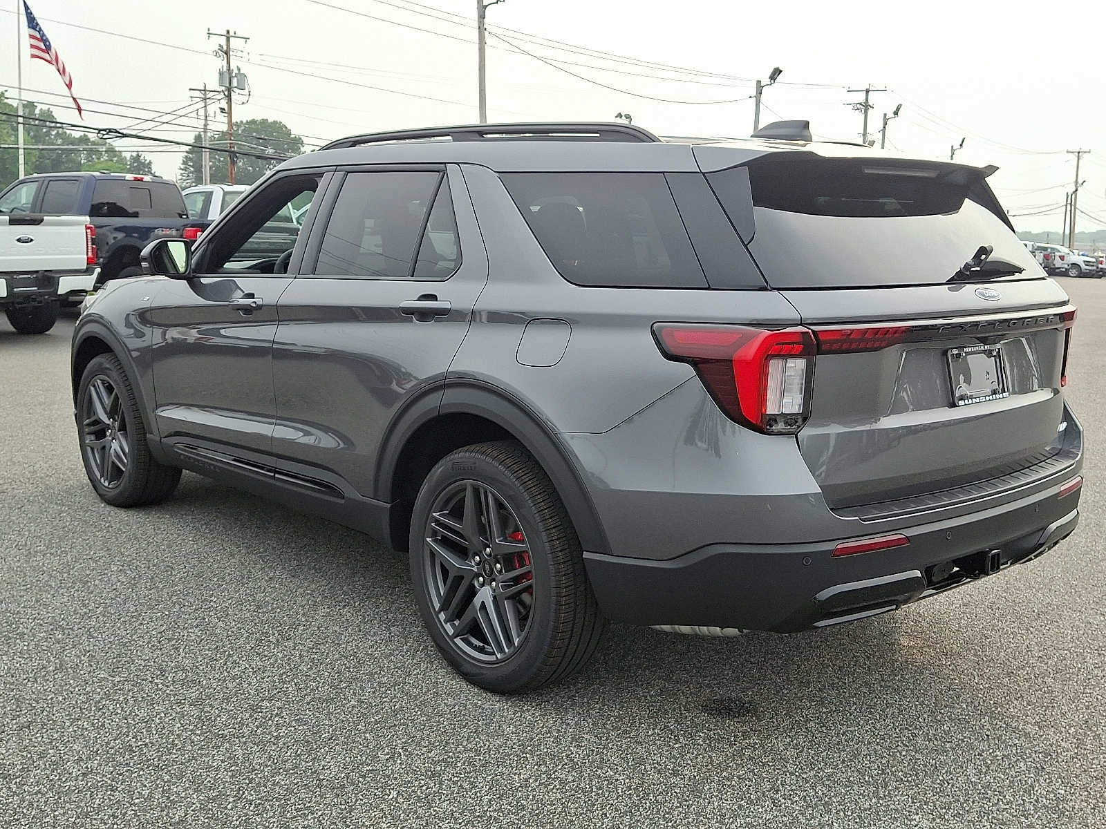 2025 Ford Explorer ST-Line photo 4