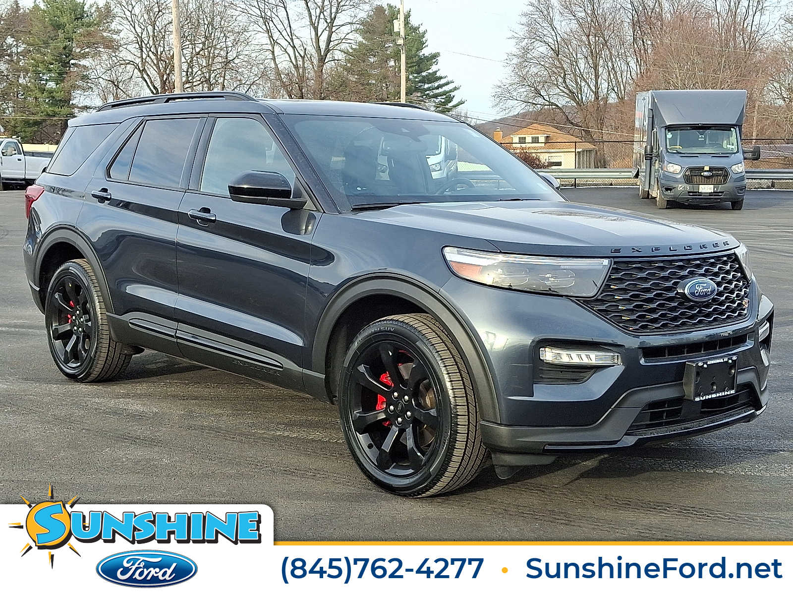 2022 Ford Explorer ST's photo