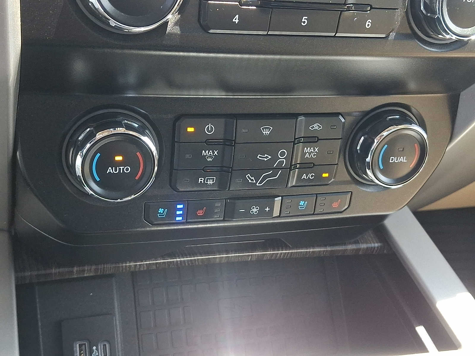 2020 Ford F-350 Super Duty Lariat - Photo 17