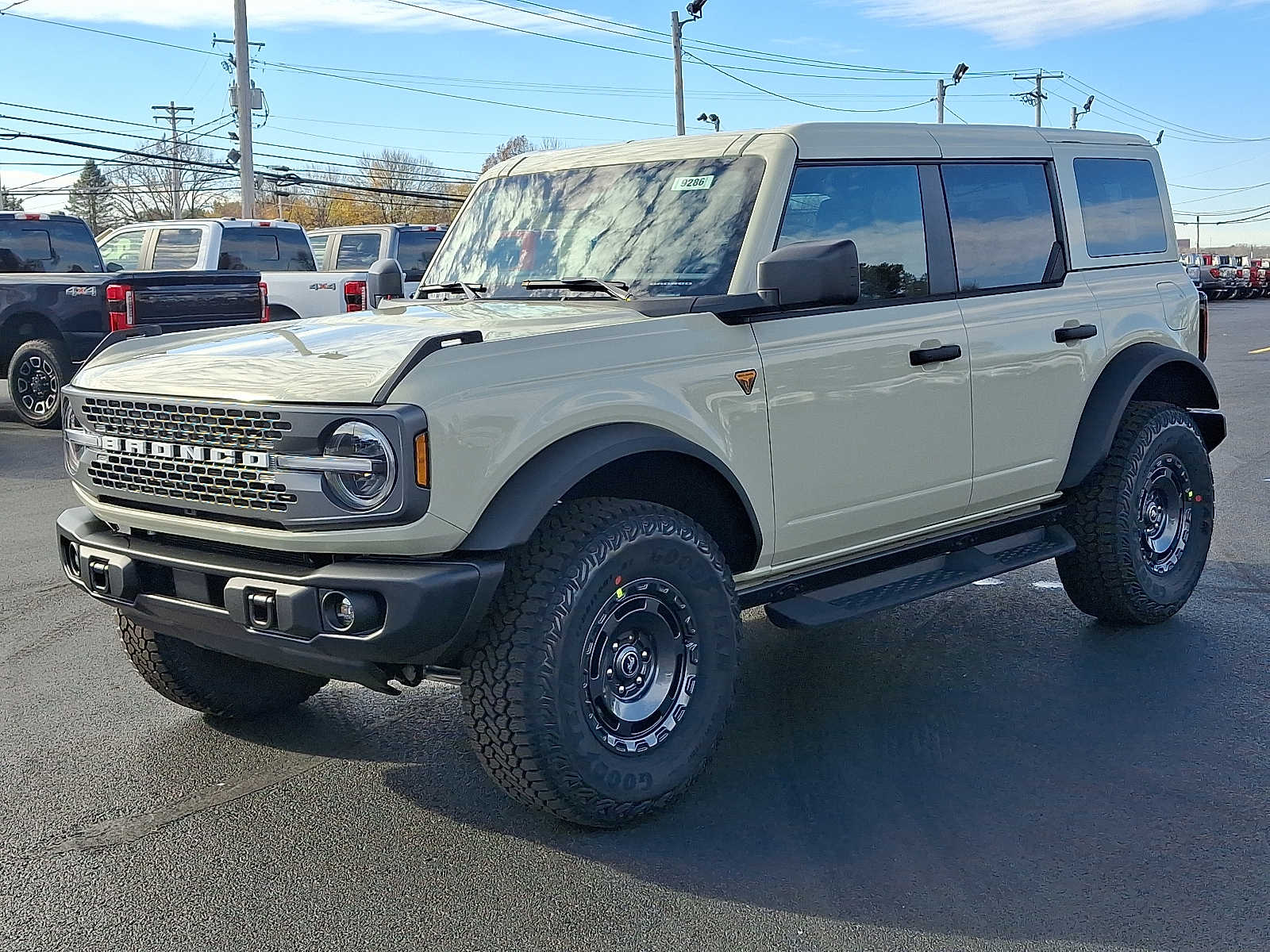 2025 Ford Bronco Badlands photo 3