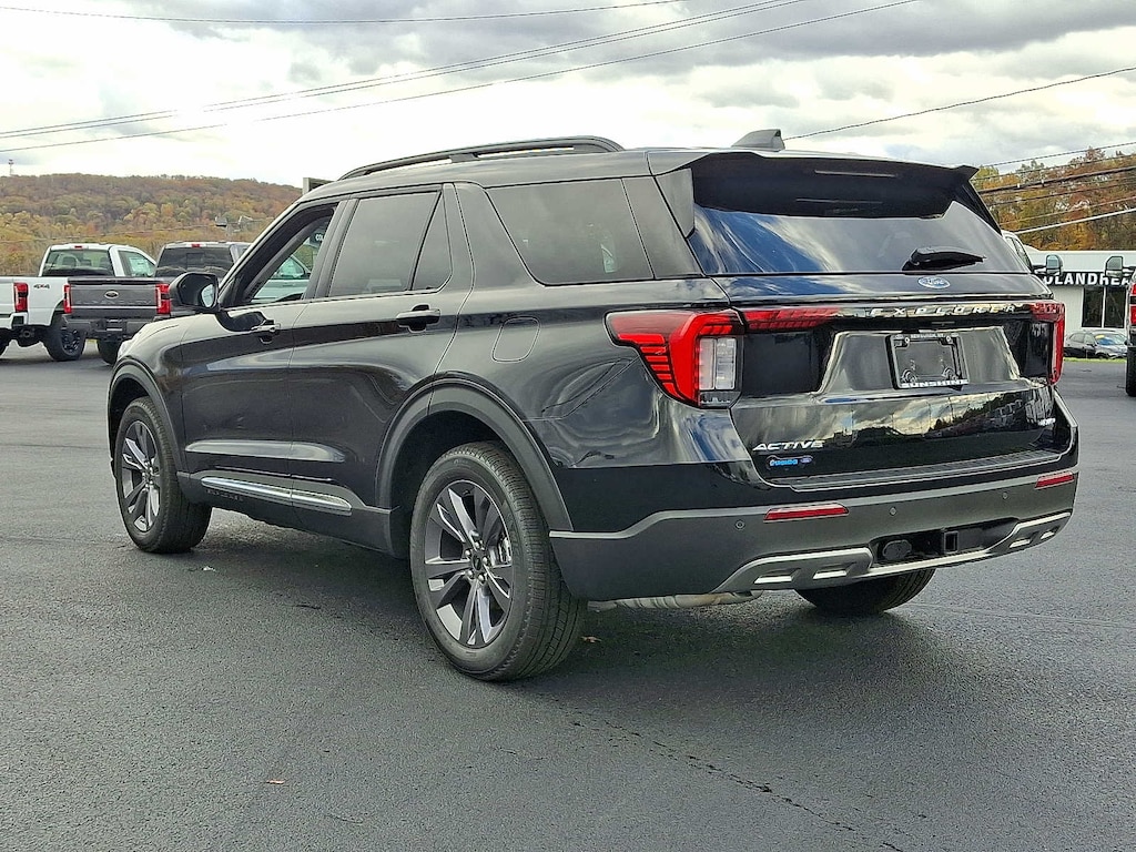 New 2025 Ford Explorer Active 4WD