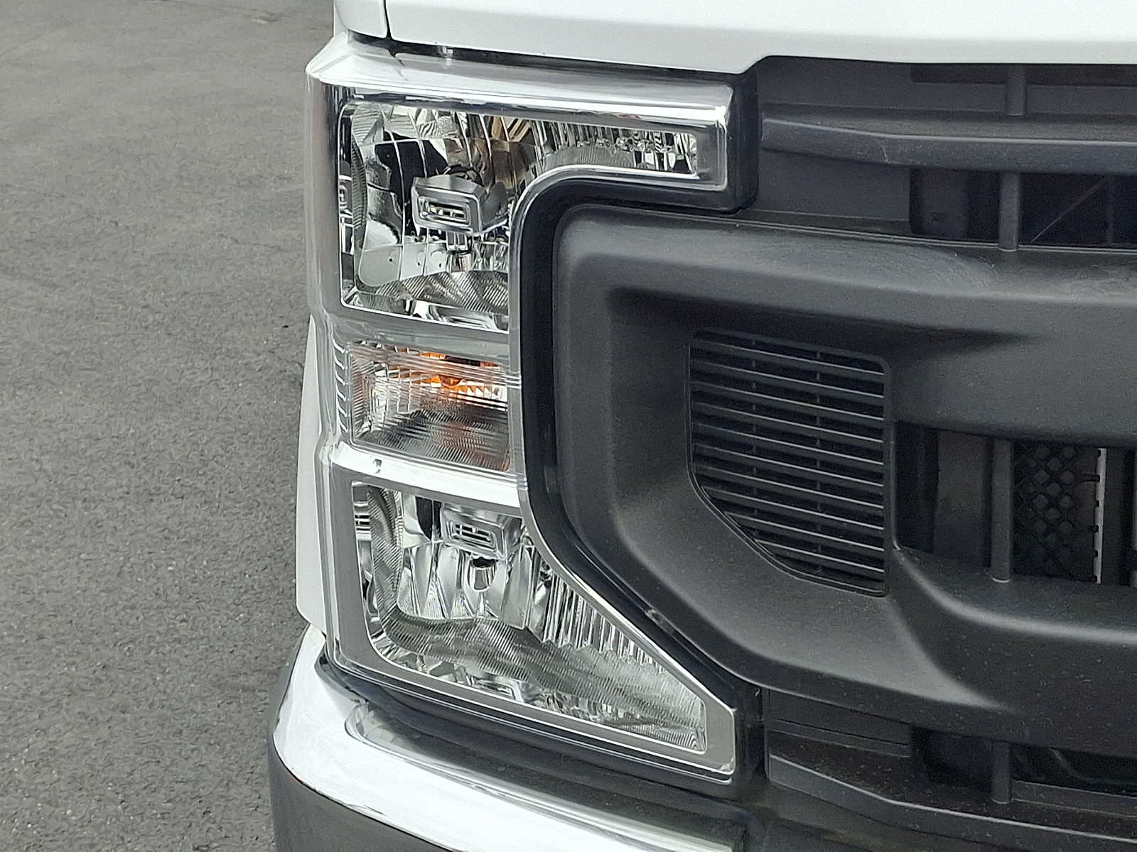 2022 Ford F-350 Super Duty XL - Photo 9