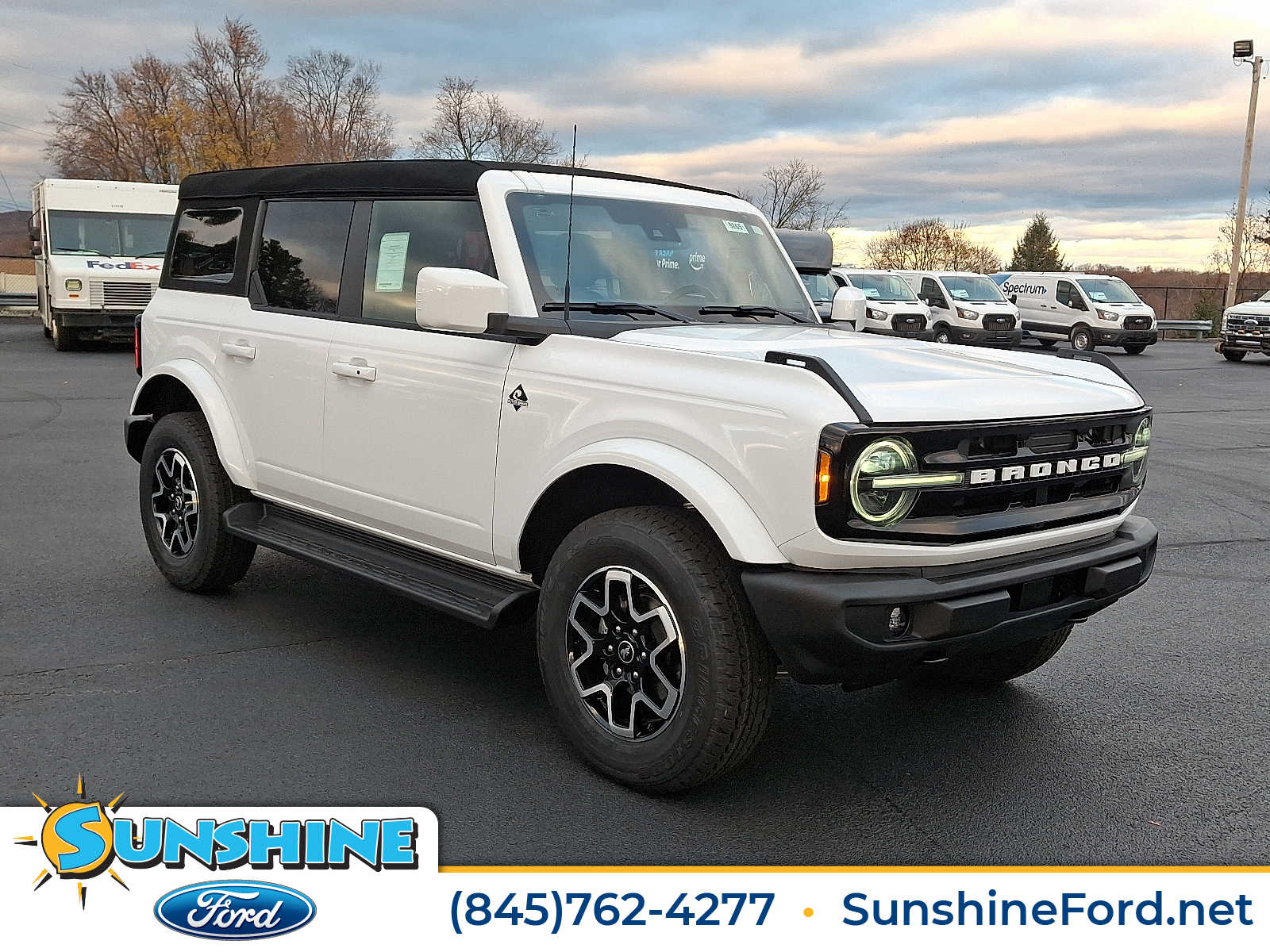 2025 Ford Bronco 4-Door Outer Banks's photo