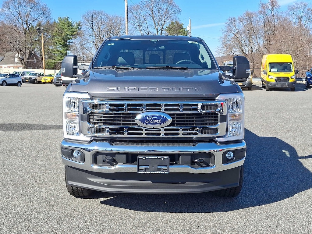 New 2025 Ford Super Duty F-350 SRW F-350 XLT 4WD SuperCab 8 Box