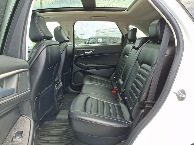 2022 Ford Edge SEL - Photo 9