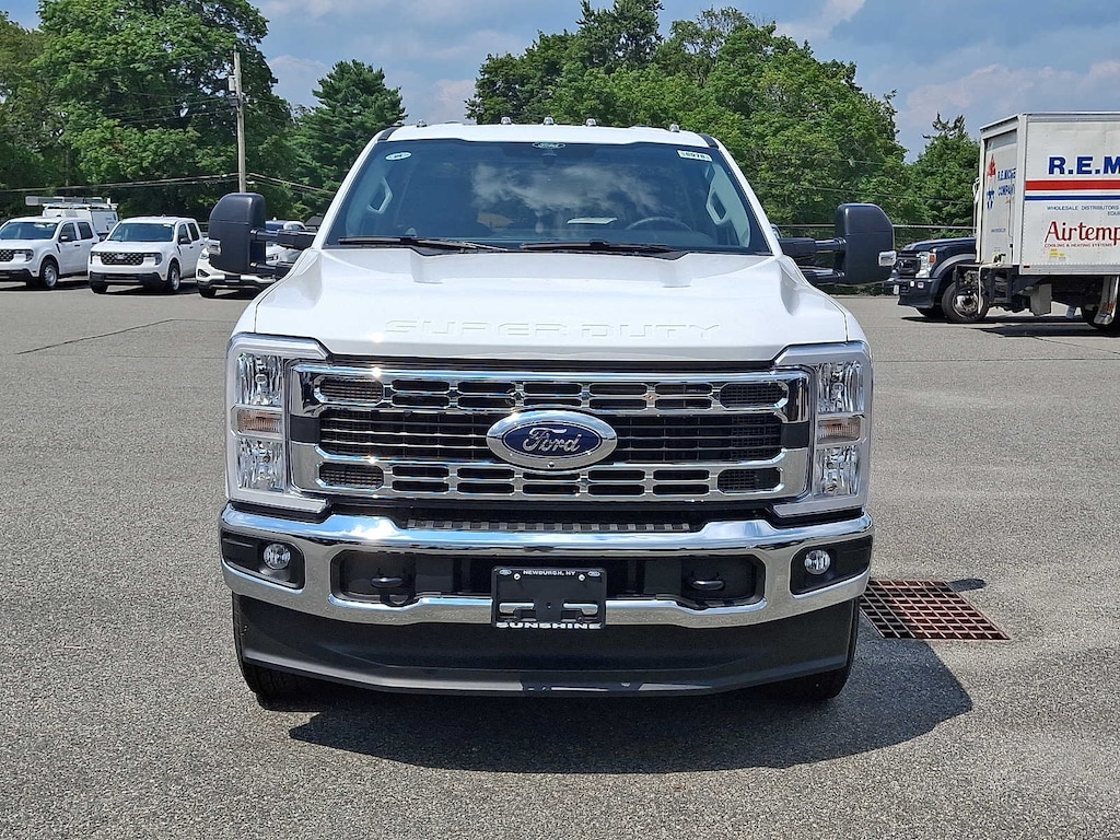 New 2025 Ford Super Duty F-350 SRW F-350 XLT 4WD Reg Cab 8 Box