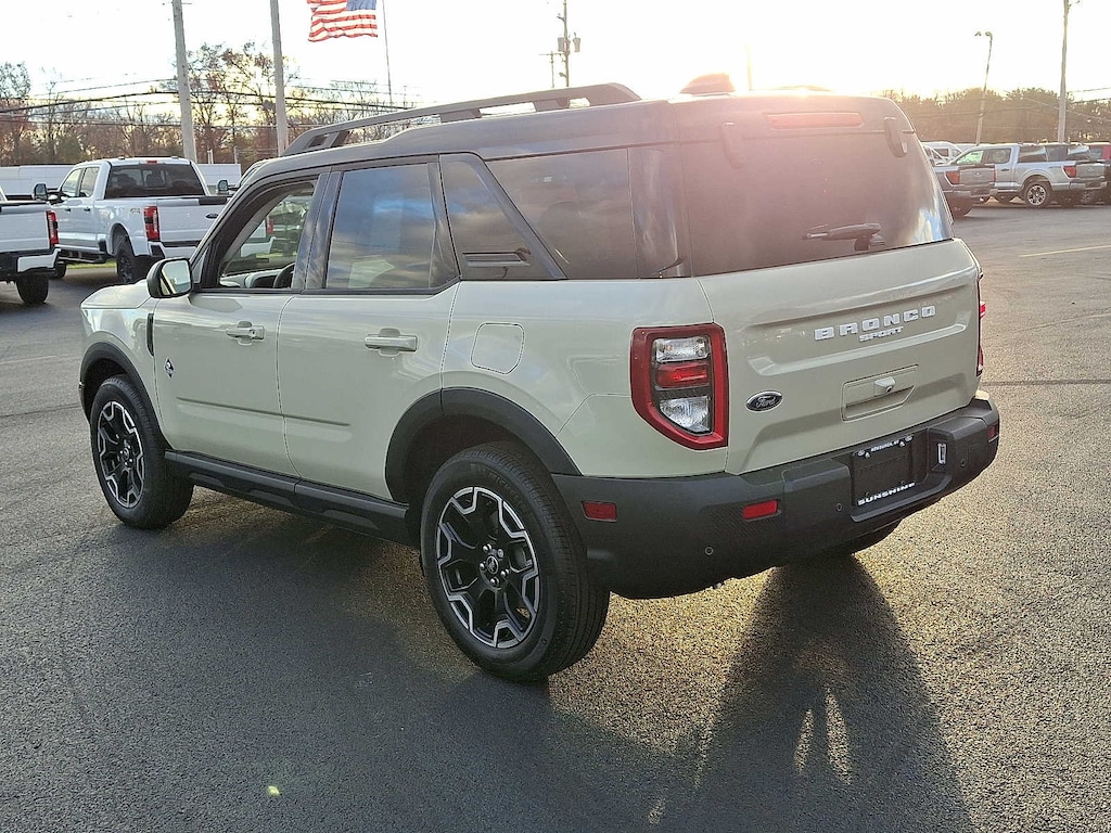 New 2025 Ford Bronco Sport Outer Banks 4x4