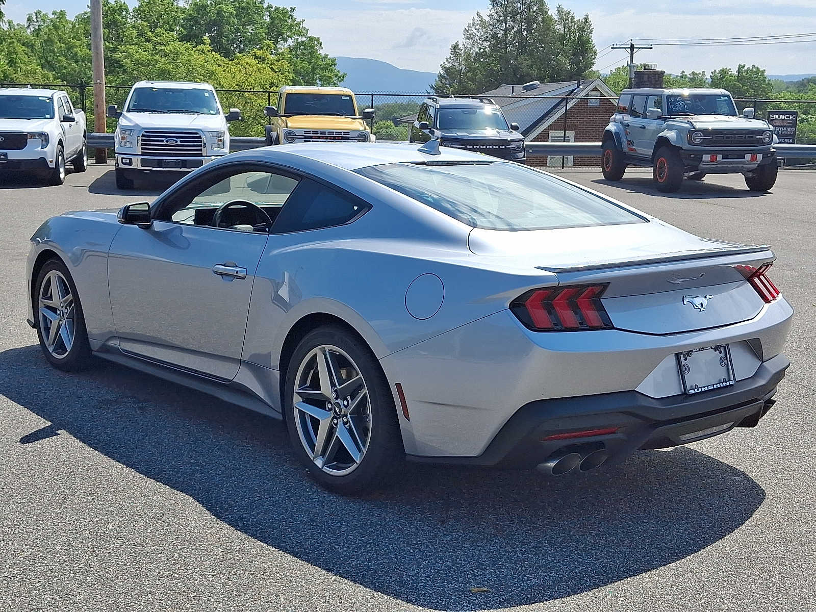 2025 Ford Mustang EcoBoost Premium photo 4