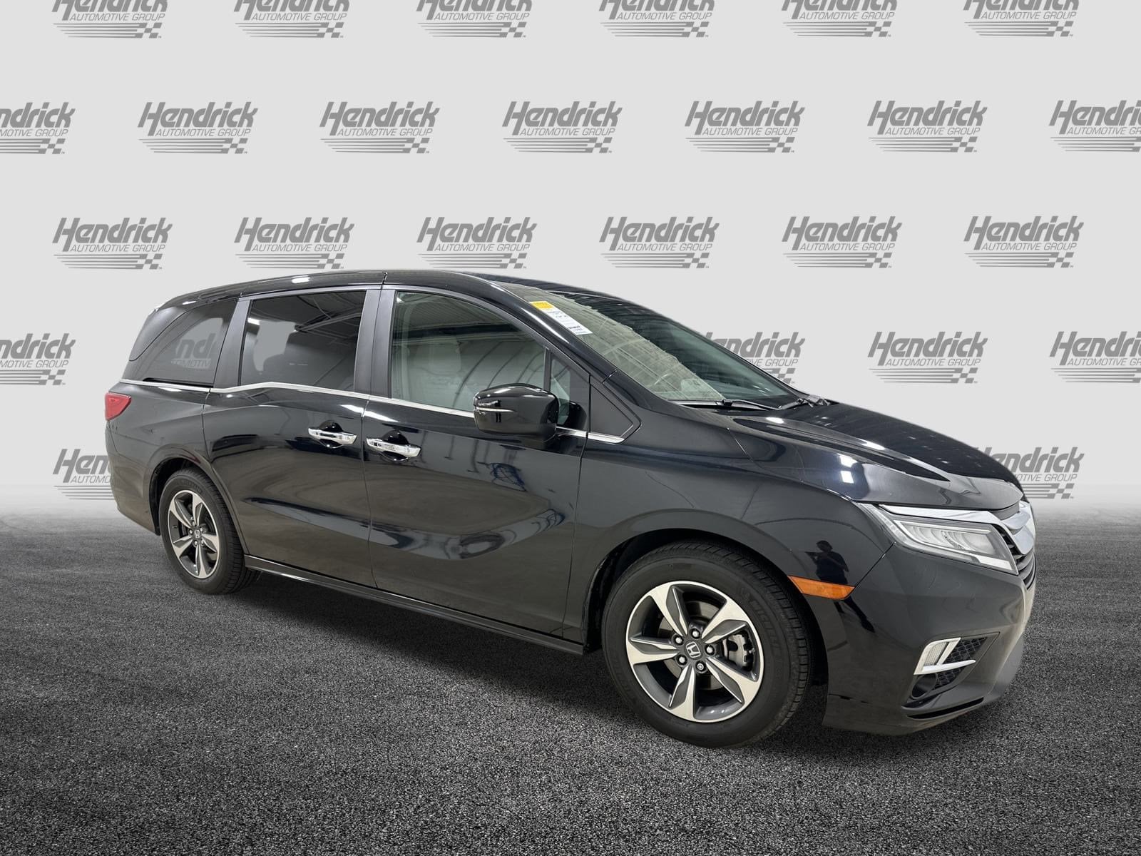 Used 2018 Honda Odyssey Touring with VIN 5FNRL6H8XJB066361 for sale in Kansas City