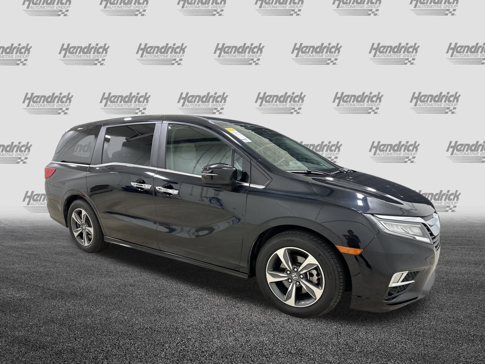 2018 Honda Odyssey Touring photo 2
