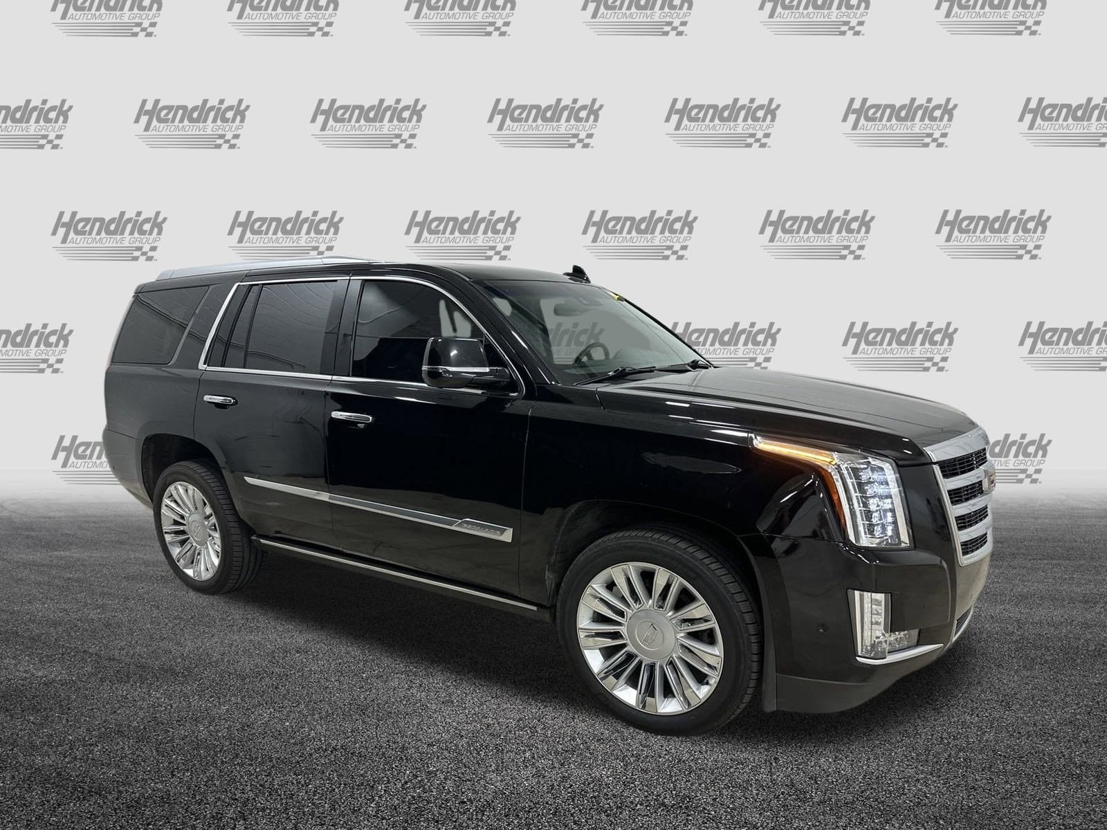 Used 2018 Cadillac Escalade Premium Luxury with VIN 1GYS4CKJ4JR397014 for sale in Kansas City, MO