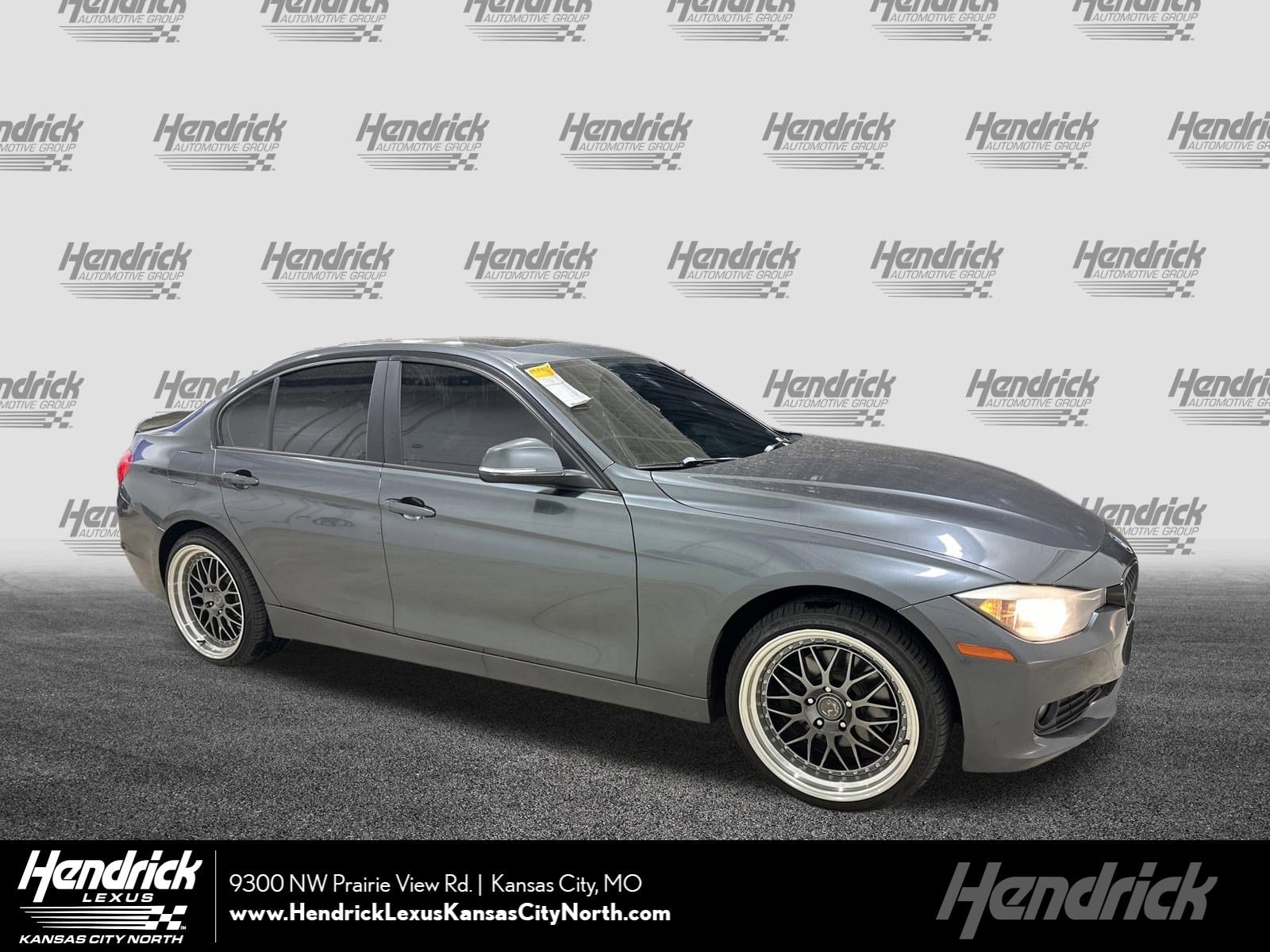 2015 BMW 3 Series 320i xDrive Sedan's photo