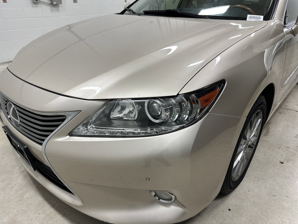 Used 2013 Lexus ES 300h Hybrid Sedan