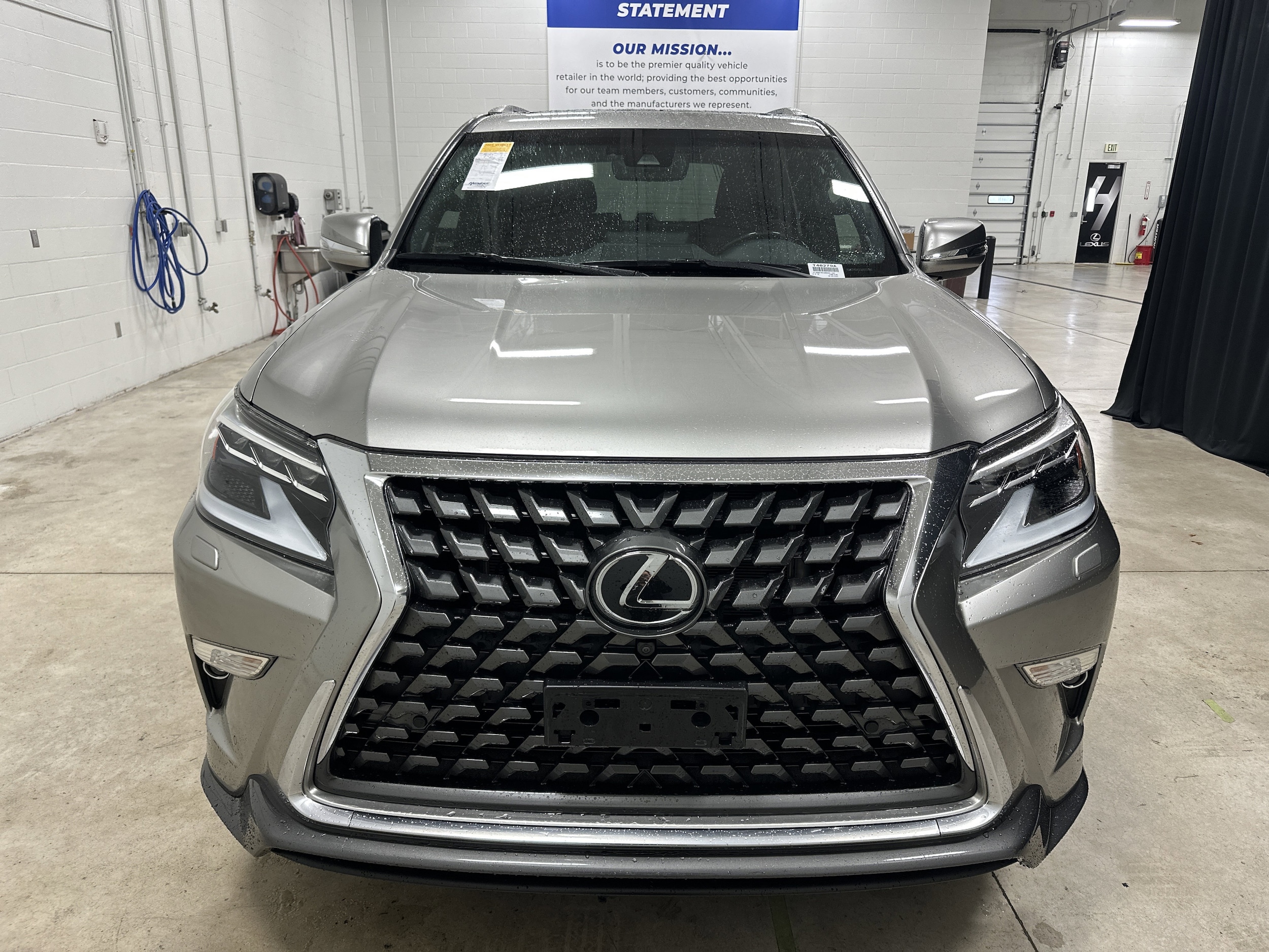 2022 LEXUS GX 460 Luxury photo 2