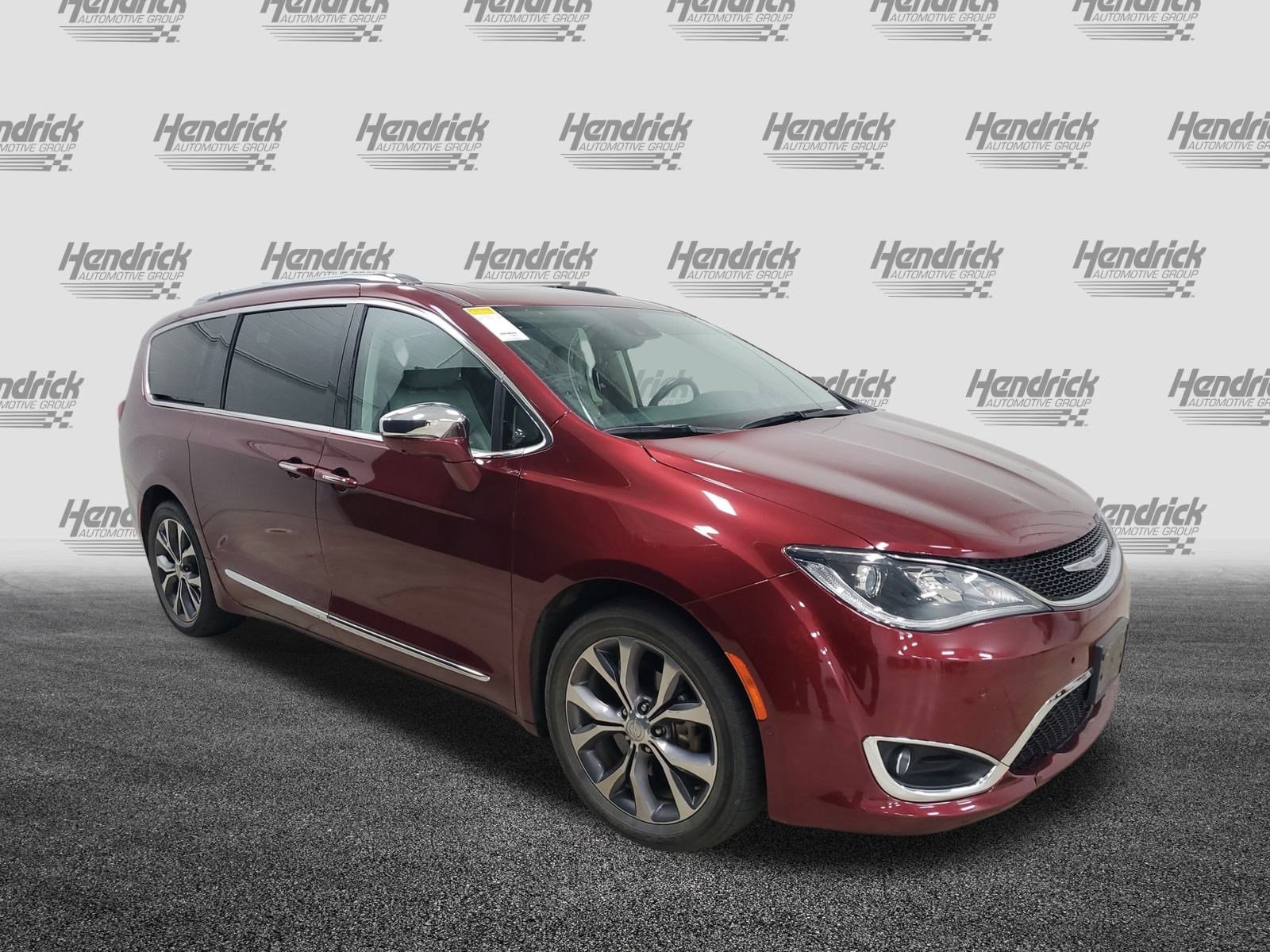 Used 2017 Chrysler Pacifica Limited with VIN 2C4RC1GG9HR608740 for sale in Kansas City