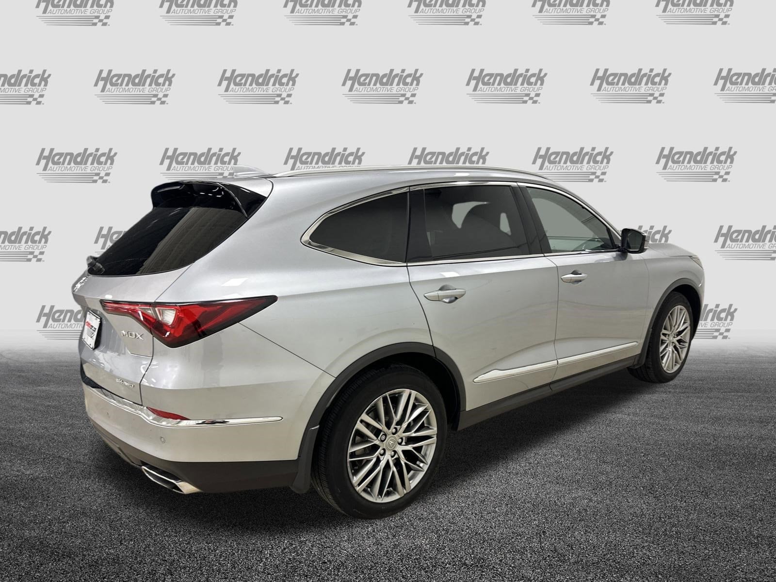 2022 Acura MDX SH-AWD w/Advance Package photo 3