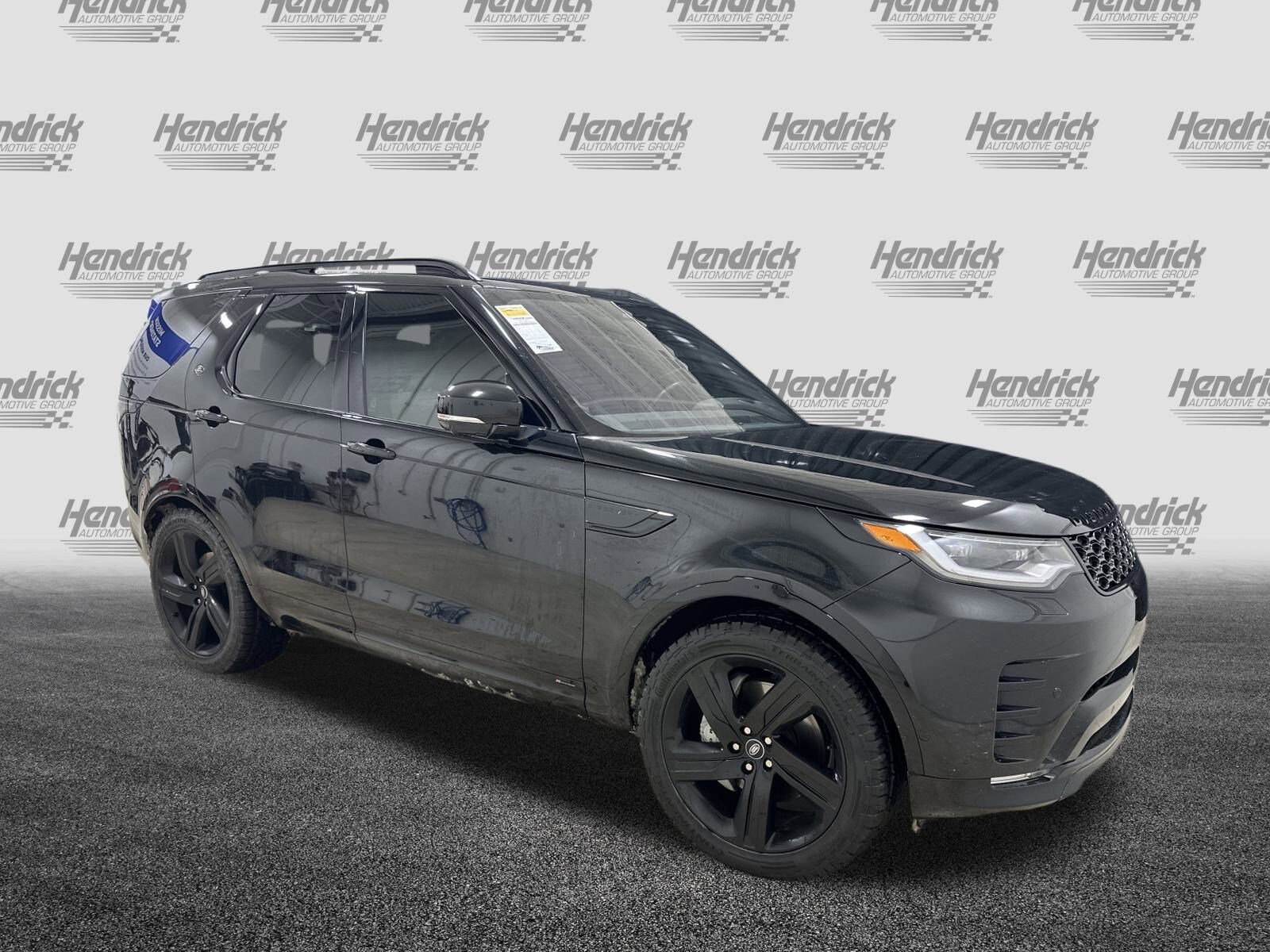 2022 Land Rover Discovery HSE R-Dynamic photo 2