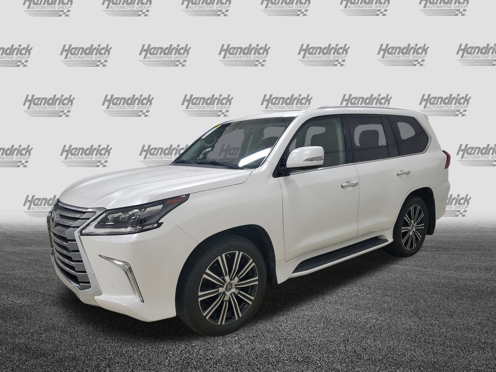 2018 Lexus LX 570 photo 4