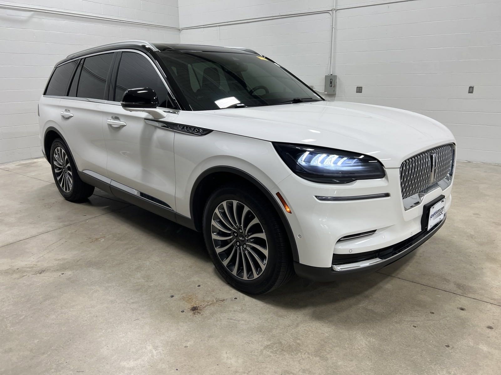 Used 2022 Lincoln Aviator Reserve with VIN 5LM5J7XC5NGL14035 for sale in Kansas City