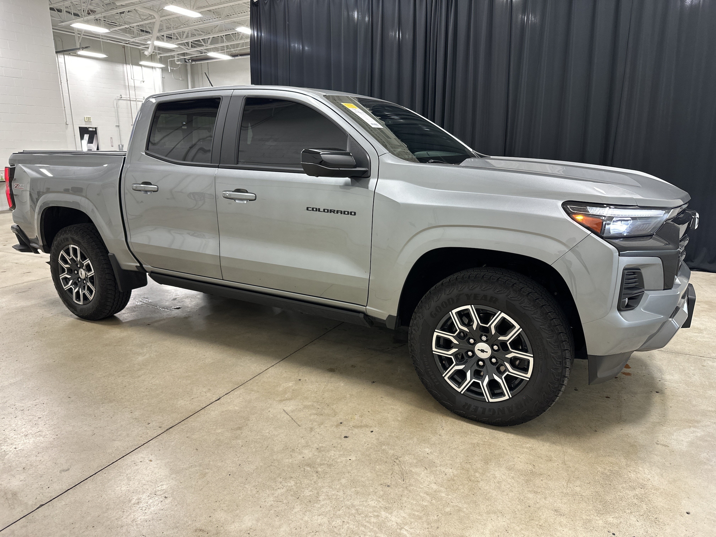 Used 2024 Chevrolet Colorado Z71 with VIN 1GCPTDEK0R1118385 for sale in Kansas City
