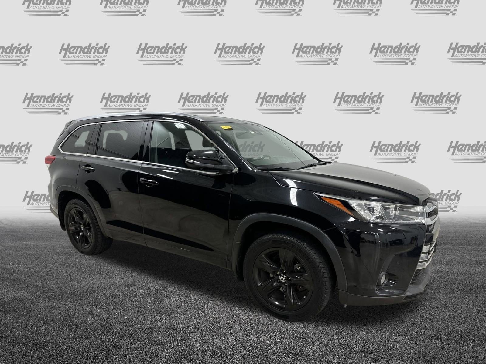 Used 2017 Toyota Highlander Limited with VIN 5TDDZRFHXHS402531 for sale in Kansas City, MO