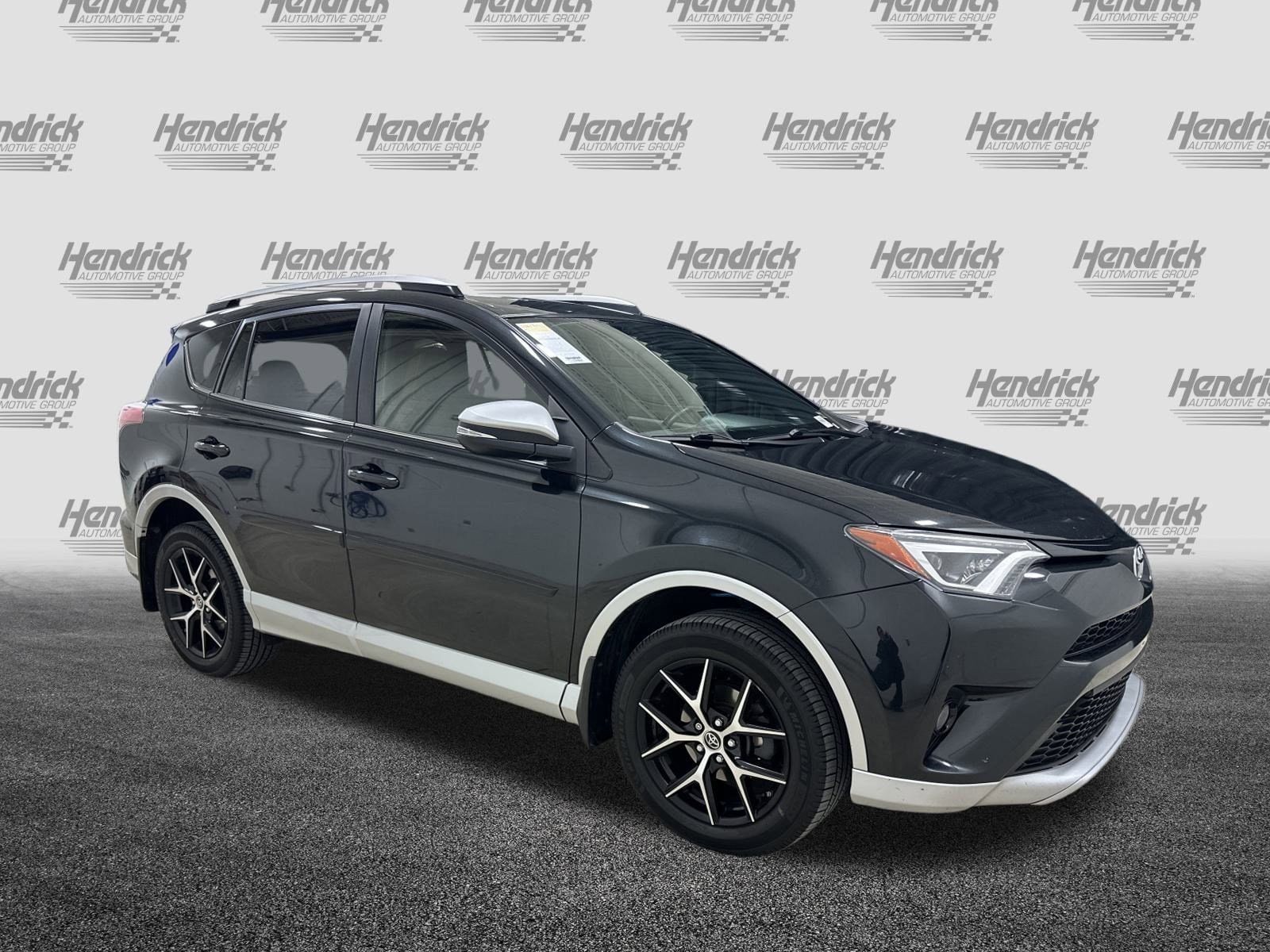 Used 2016 Toyota RAV4 SE with VIN JTMJFREV3GJ076862 for sale in Kansas City