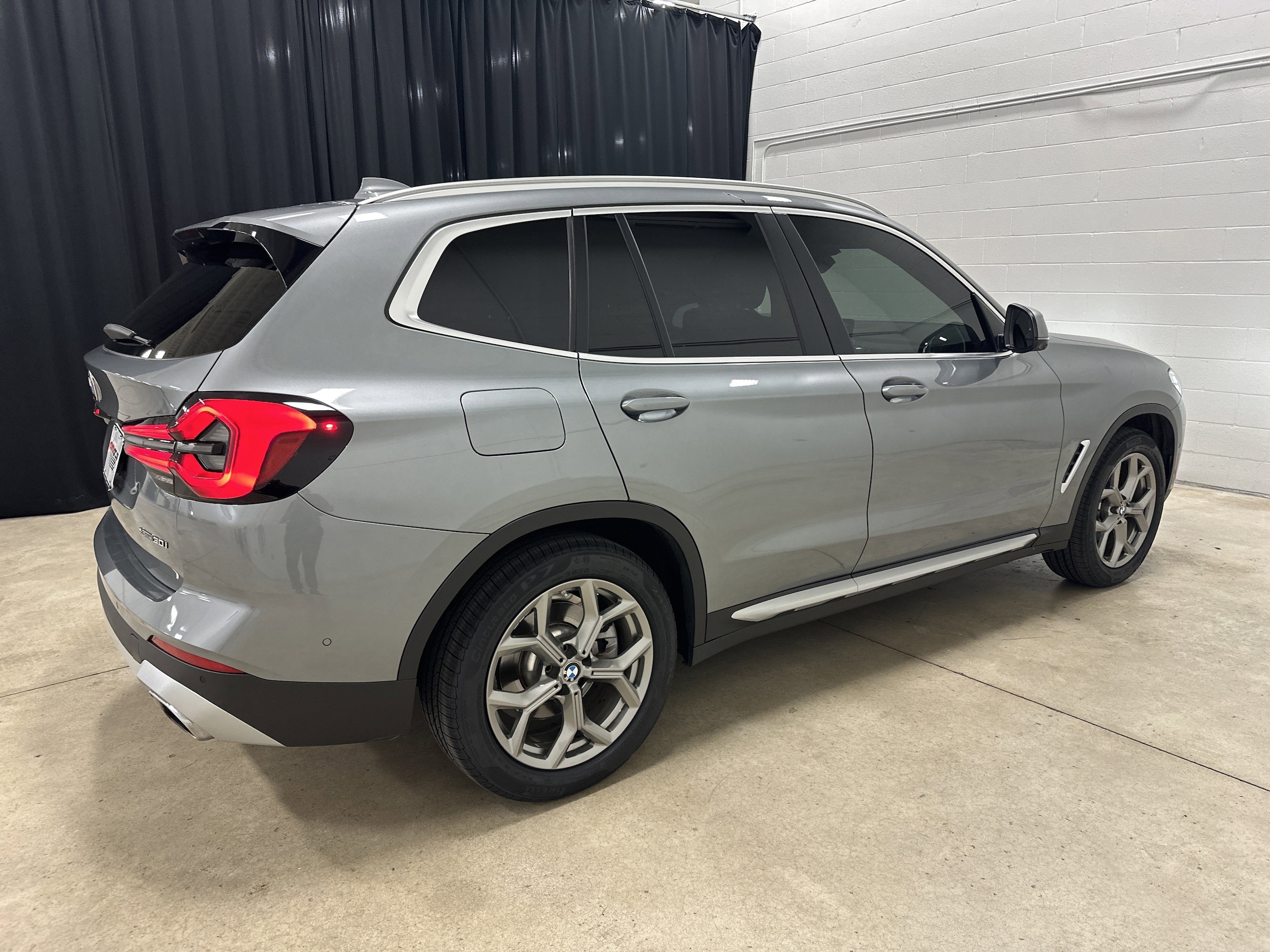 2023 BMW X3 xDrive30i photo 3