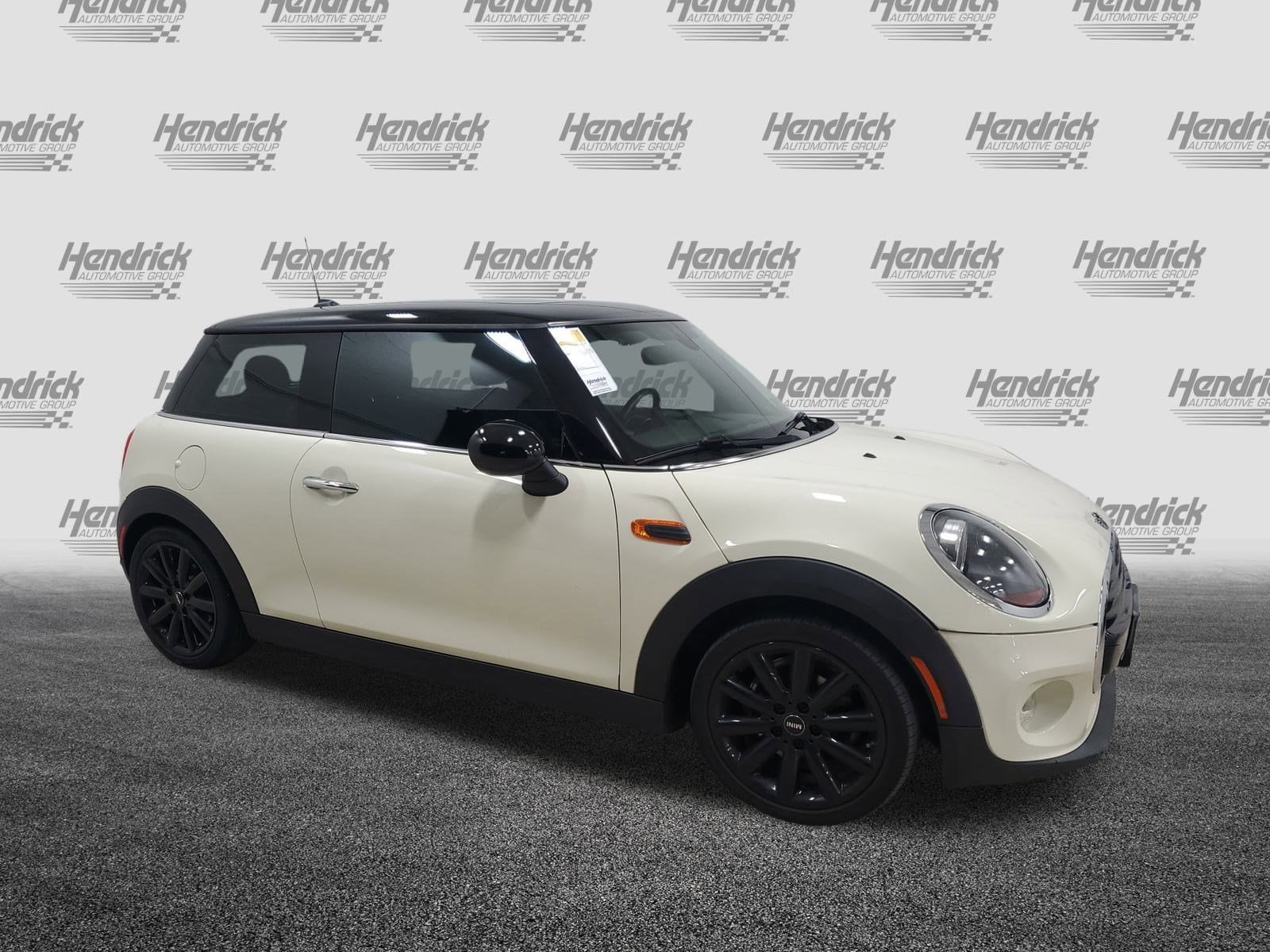 Used 2019 MINI Hardtop 2 Door Base with VIN WMWXP5C5XK2H97301 for sale in Kansas City