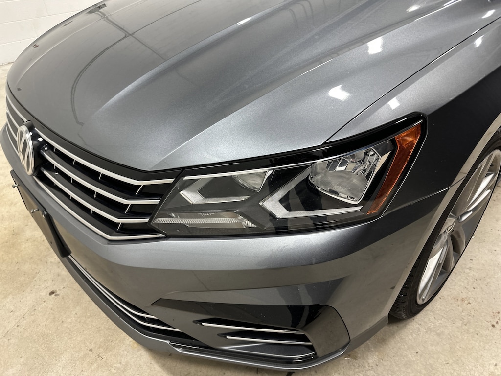 Used 2018 Volkswagen Passat R-Line Sedan