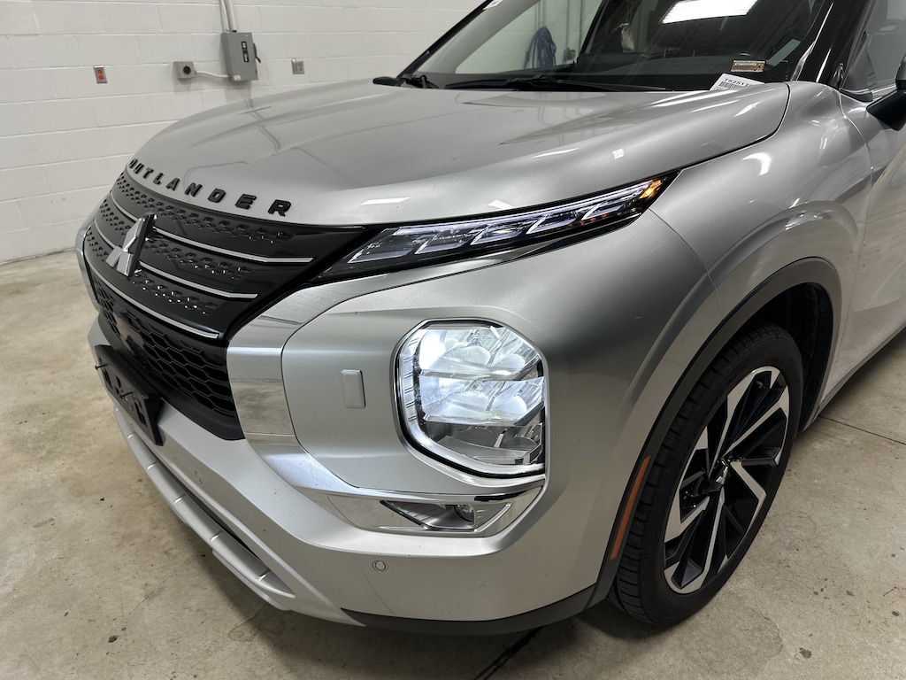 Used 2024 Mitsubishi Outlander SE SUV