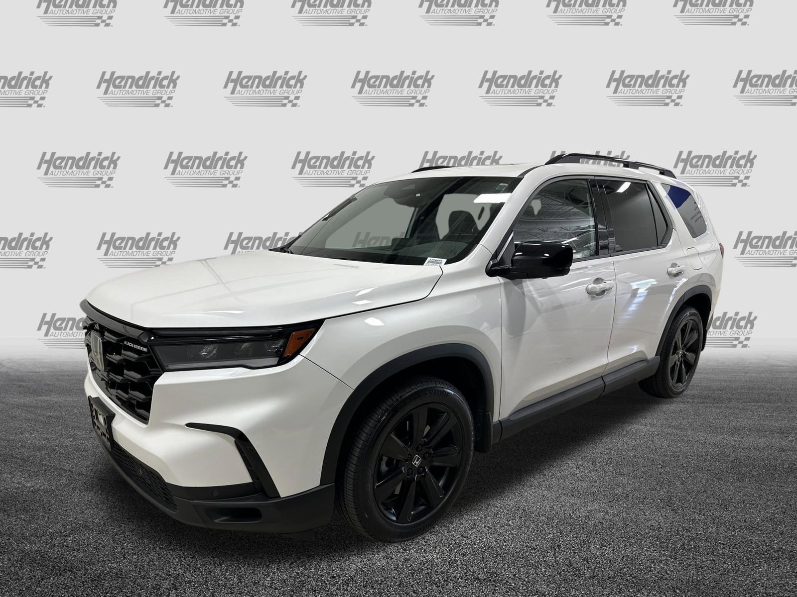 2025 Honda Pilot Black Edition photo 2