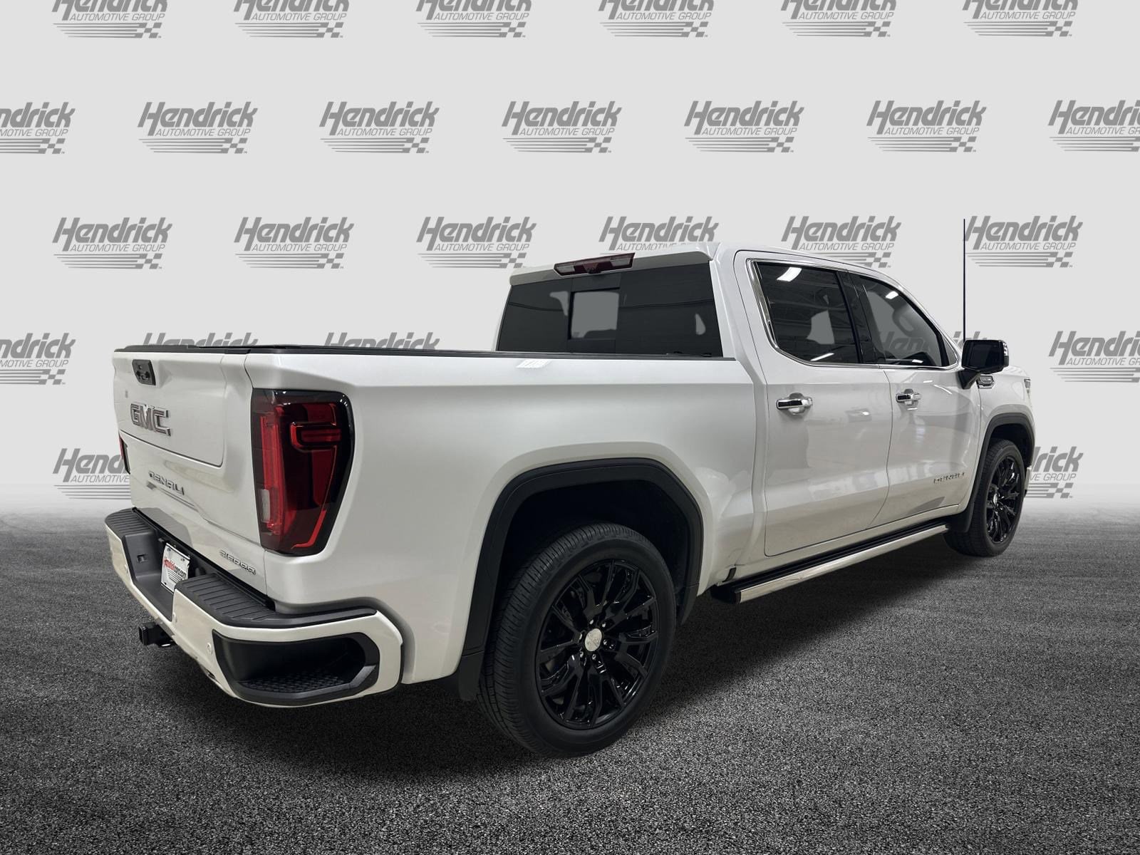 2024 GMC Sierra 1500 Denali photo 3