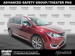 2017 Chrysler Pacifica Limited Van