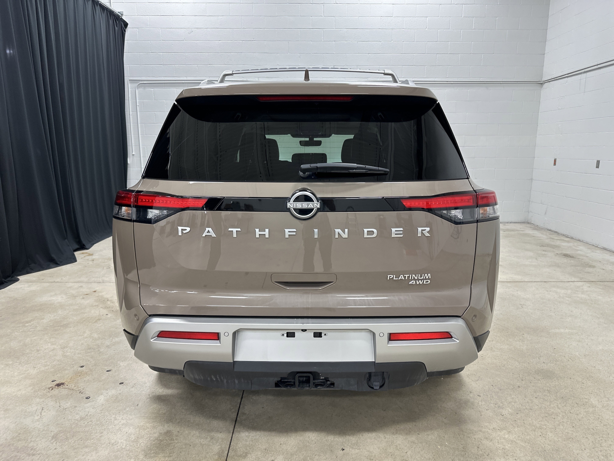 2025 Nissan Pathfinder Platinum photo 6