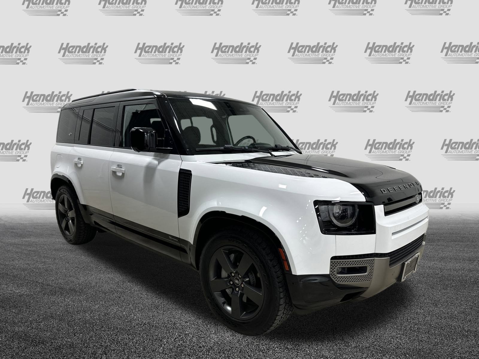 Used 2021 Land Rover Defender X-Dynamic SE with VIN SALE27RUXM2059381 for sale in Kansas City