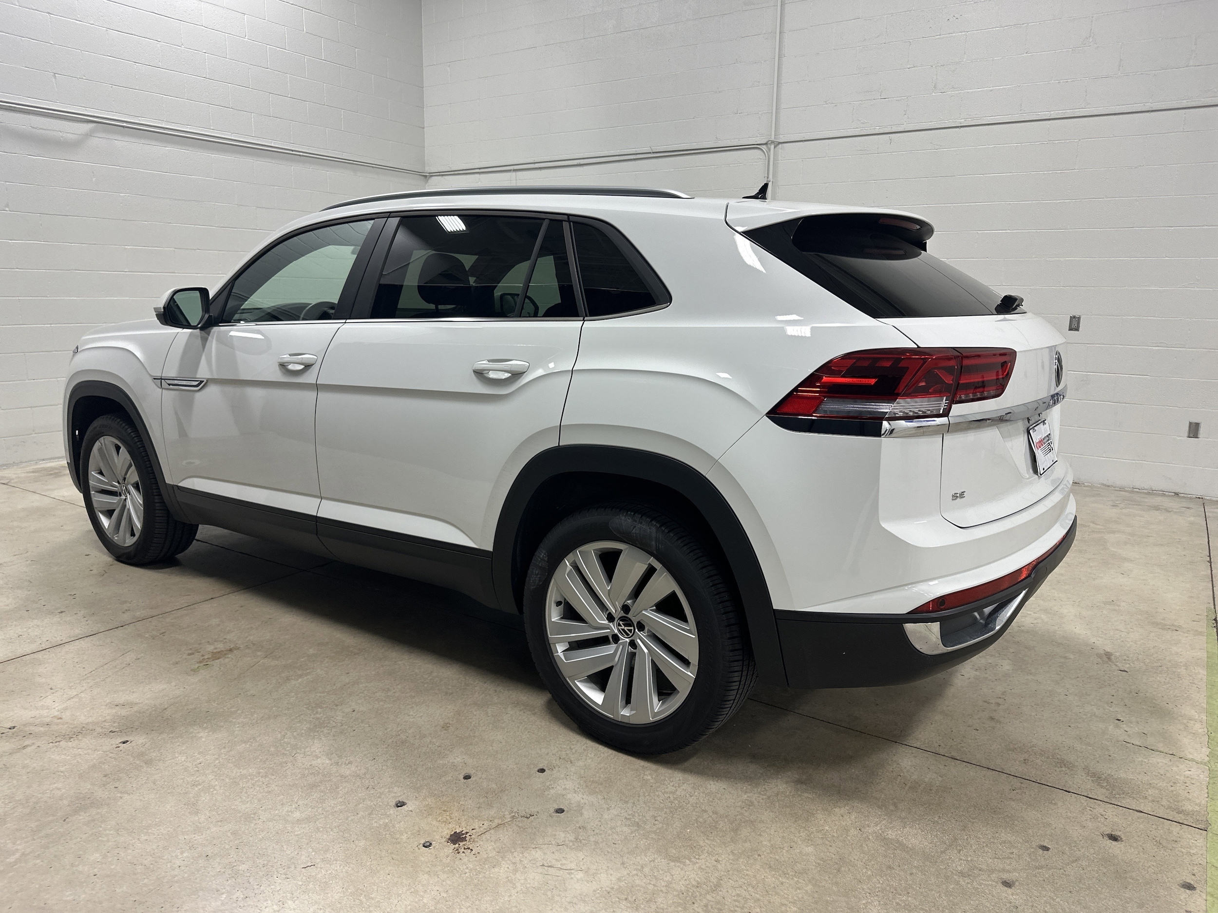 Volkswagen Atlas Cross Sport 2.0T SE W/Technology