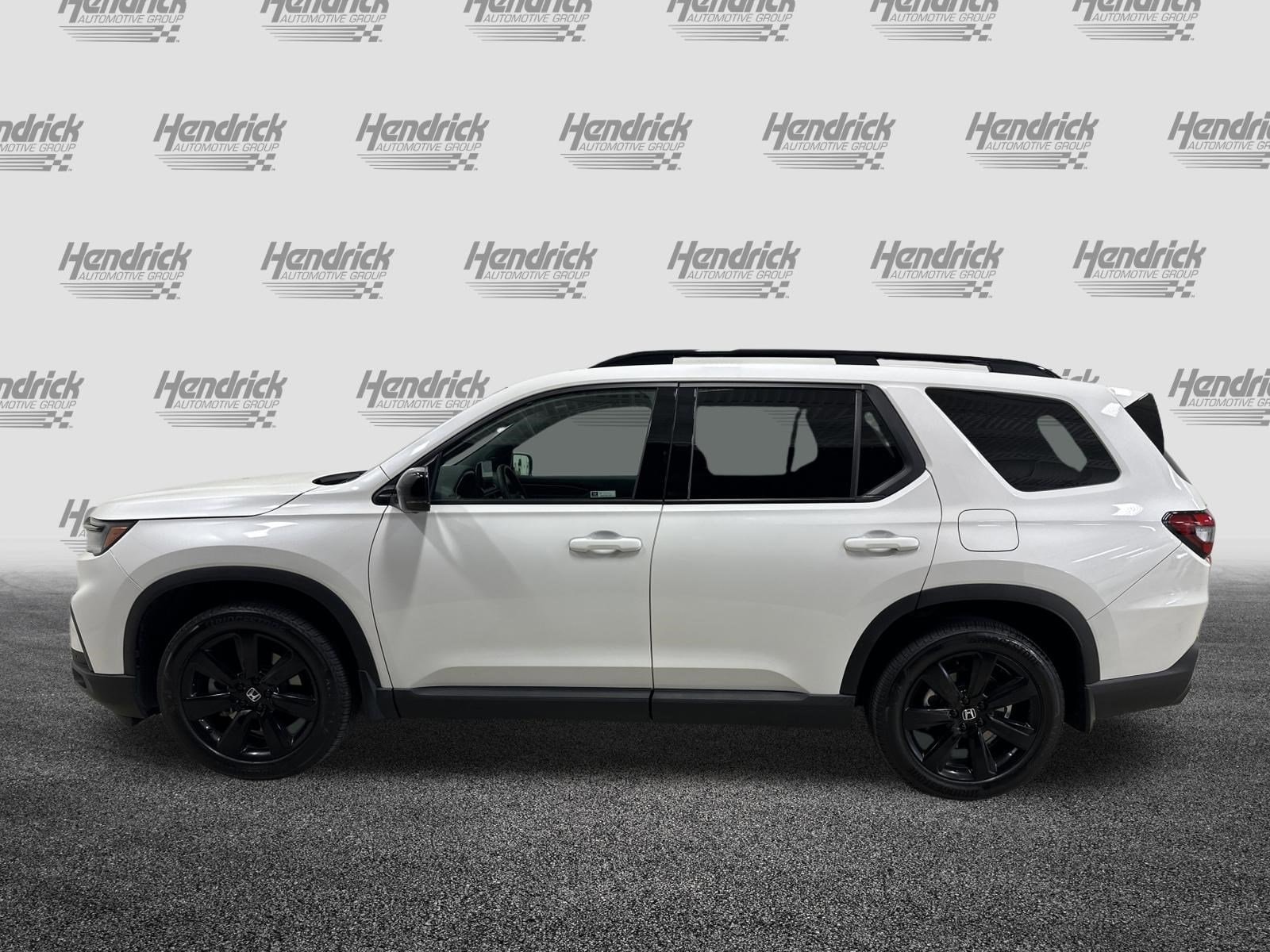 2025 Honda Pilot Black Edition photo 4