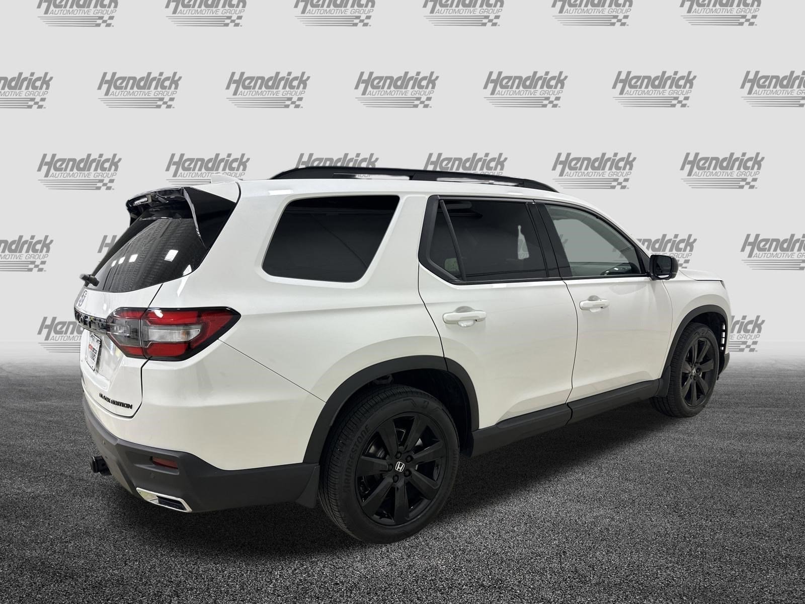 2025 Honda Pilot Black Edition photo 3