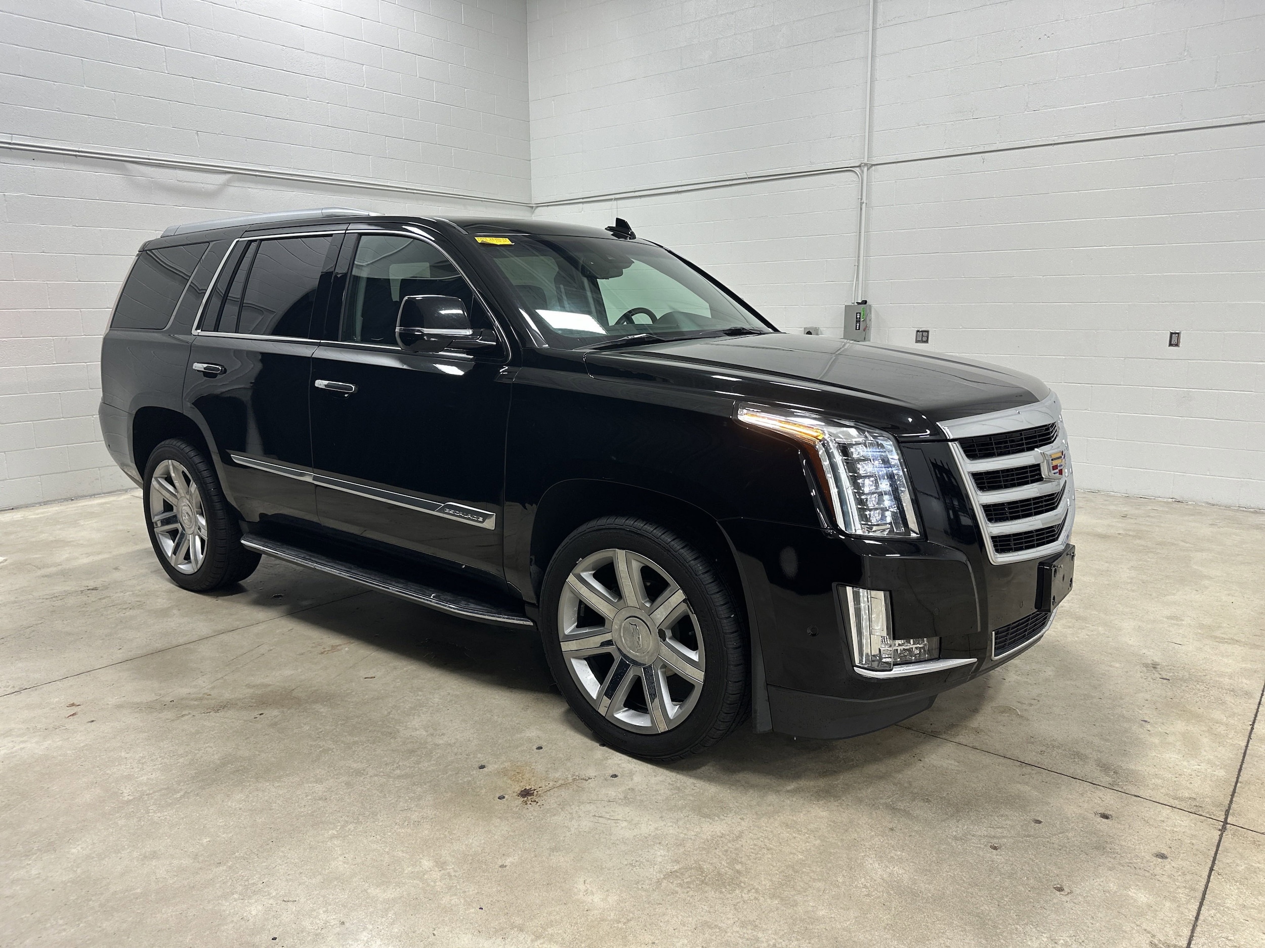 Used 2019 Cadillac Escalade Luxury with VIN 1GYS4BKJXKR276712 for sale in Kansas City
