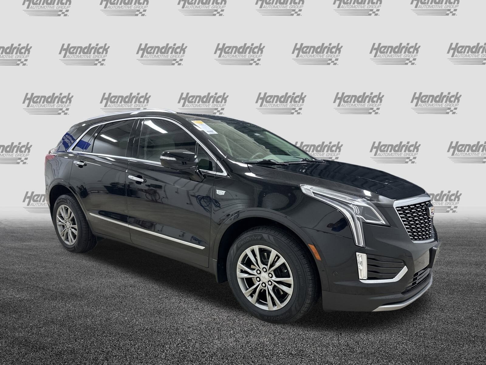 2022 Cadillac XT5 Premium Luxury photo 2