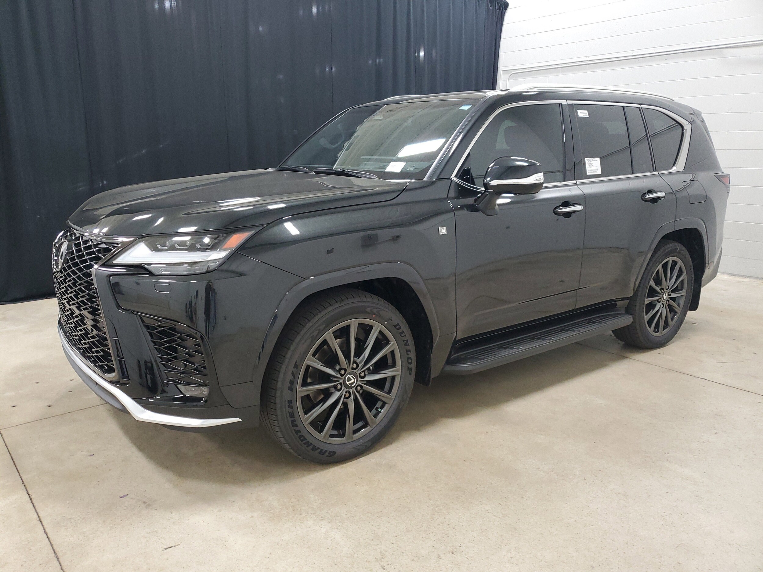 2025 Lexus LX F SPORT Handling photo 4