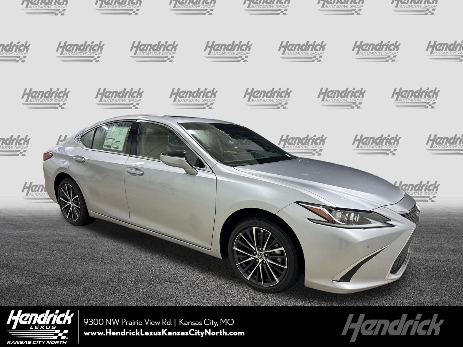 2025 Lexus ES 350's photo