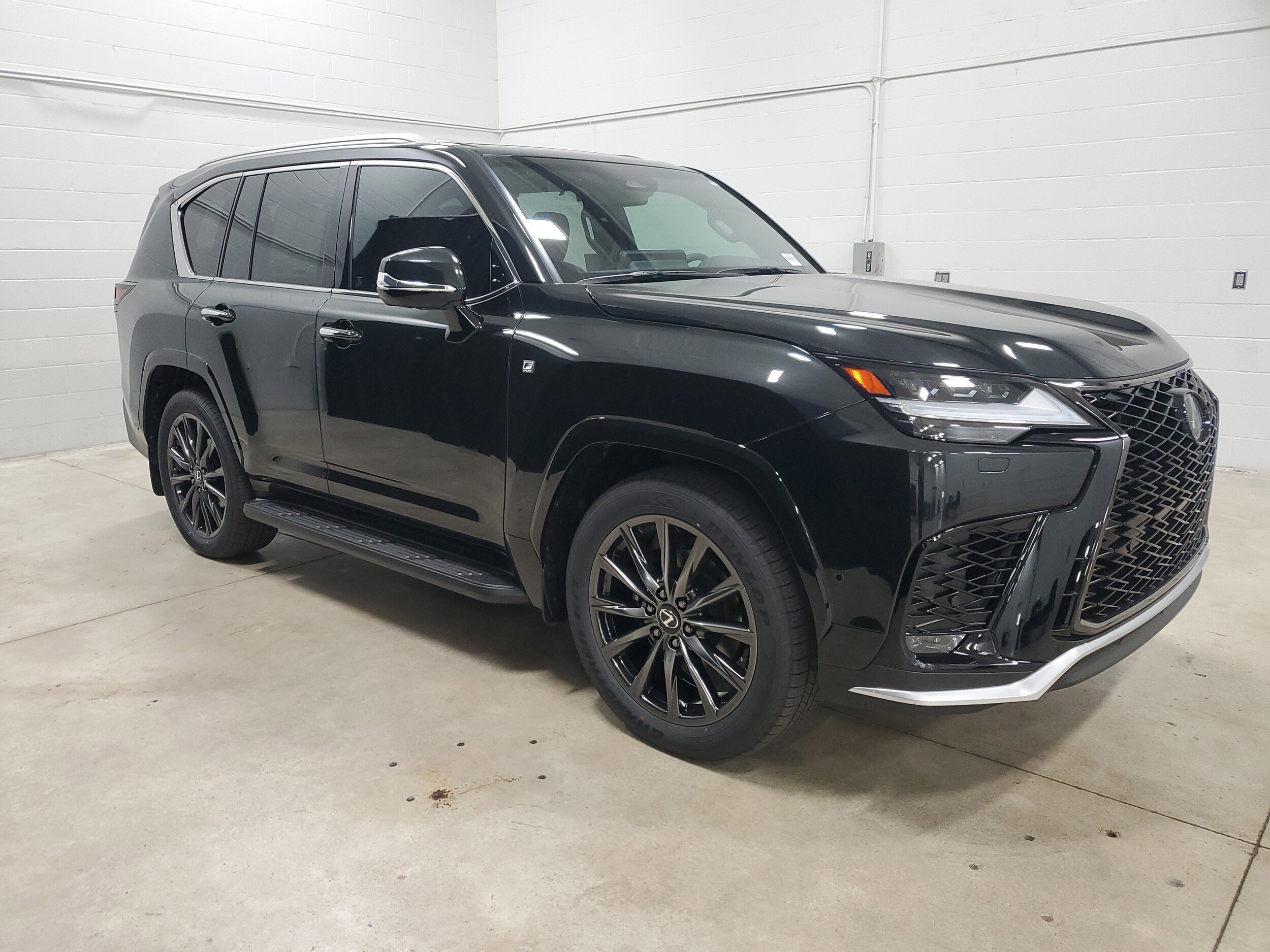 2025 Lexus LX F SPORT Handling photo 2