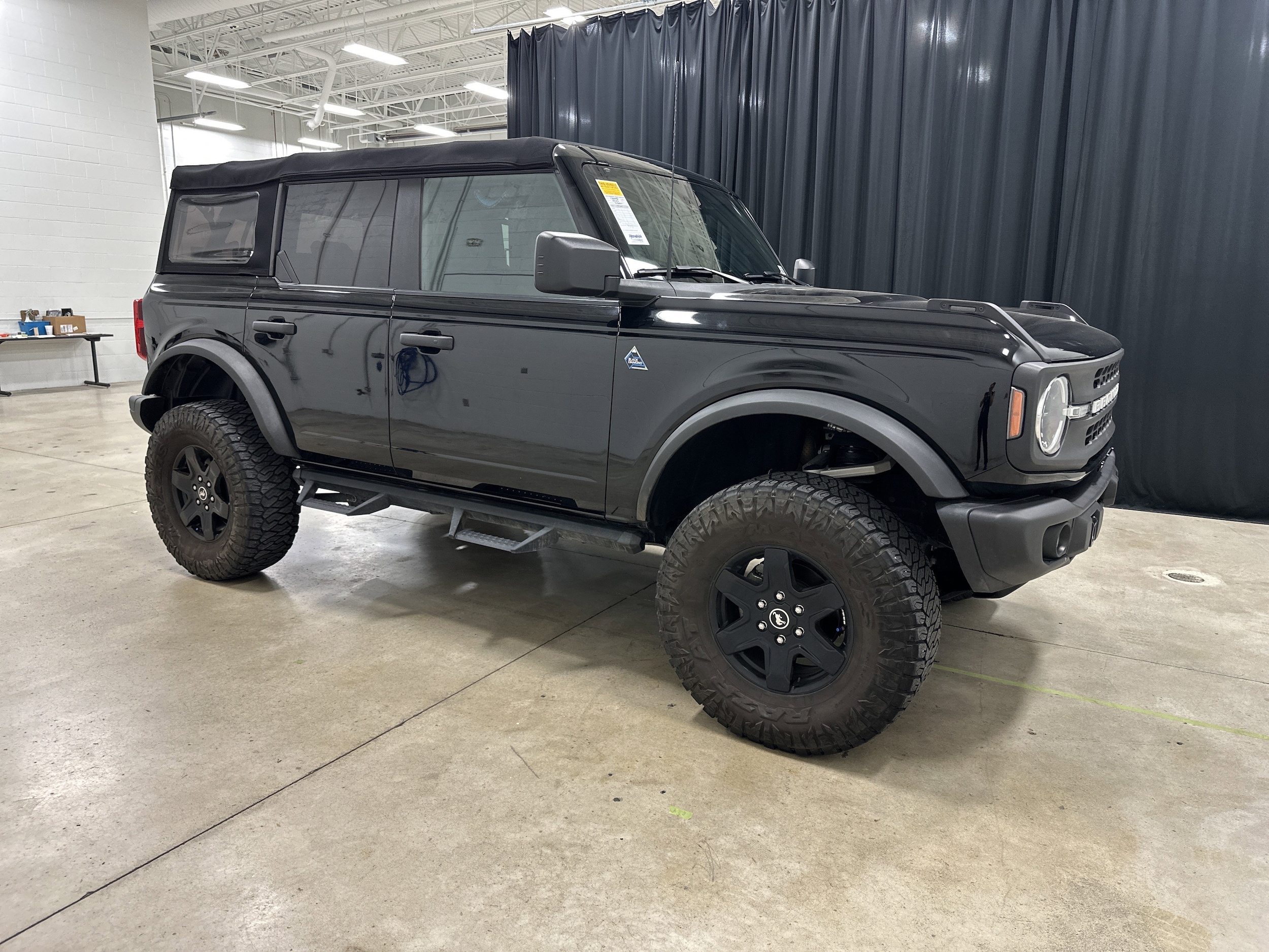 Used 2022 Ford Bronco 4-Door Black Diamond with VIN 1FMEE5DH4NLB72313 for sale in Kansas City
