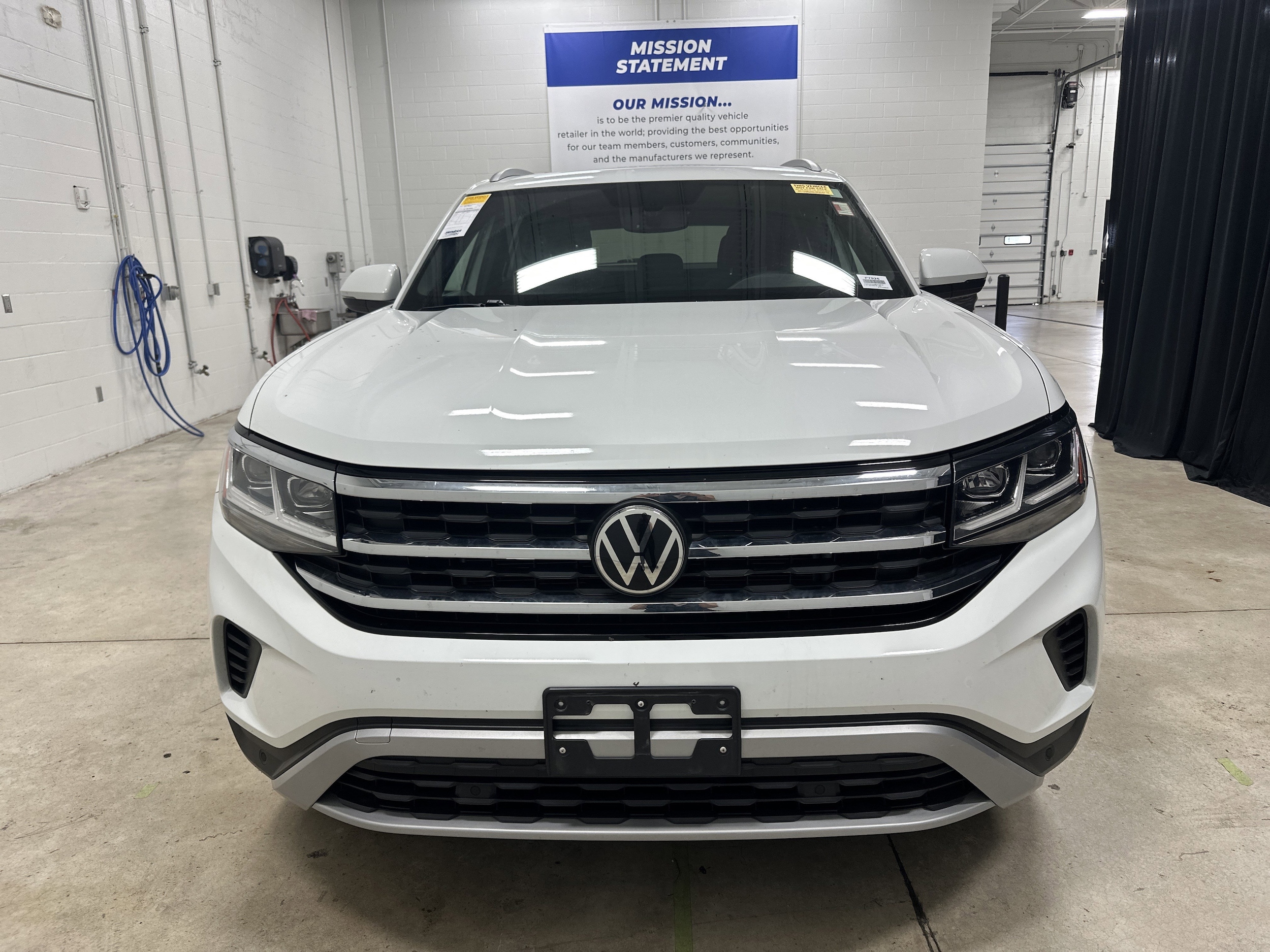 Volkswagen Atlas Cross Sport 2.0T SE W/Technology